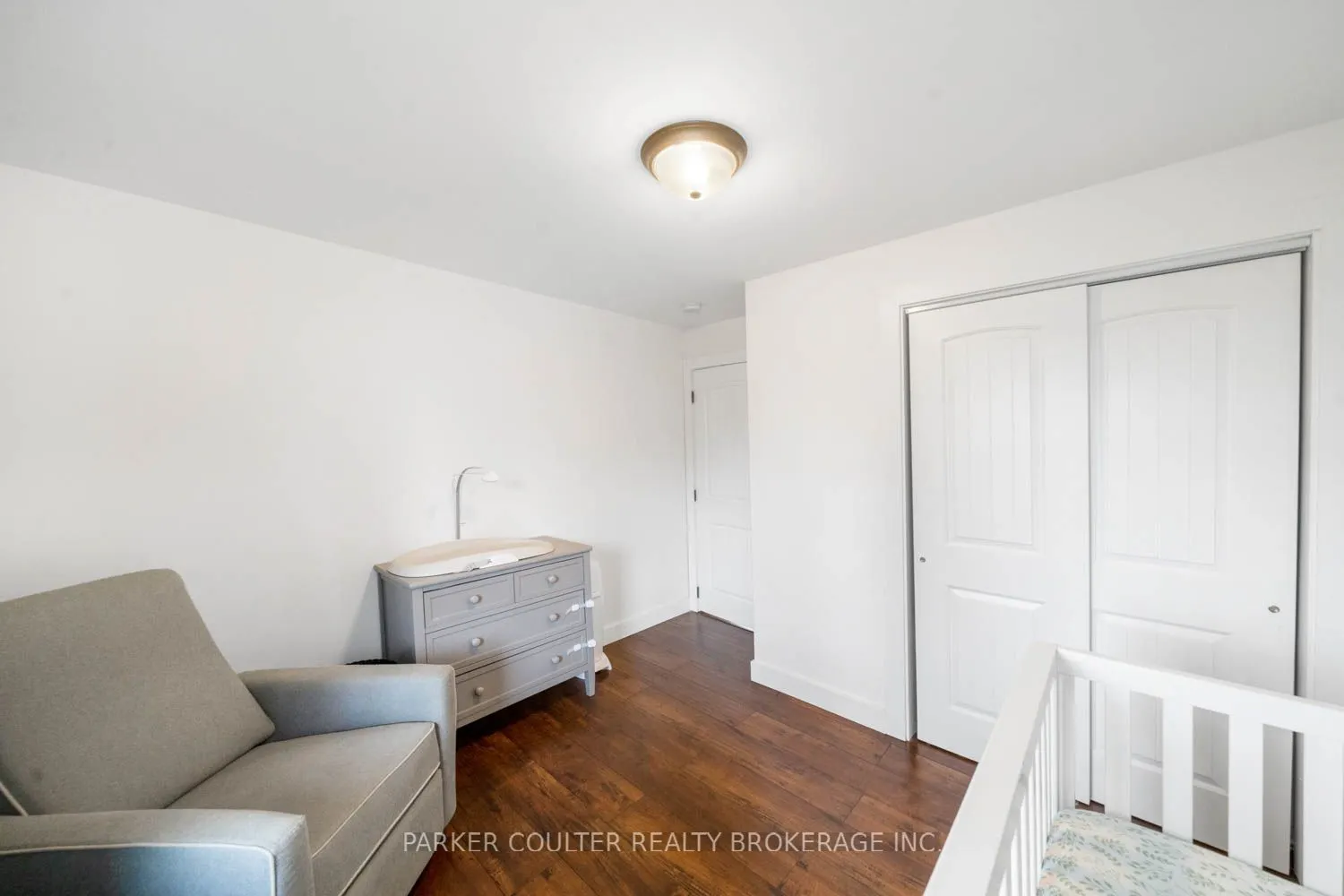 11 Albert Street E