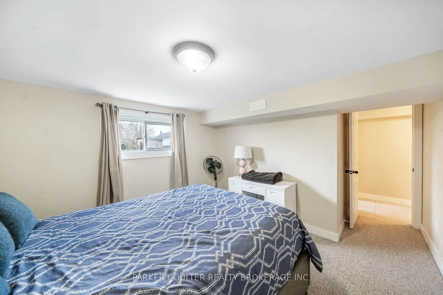 11 Albert Street E