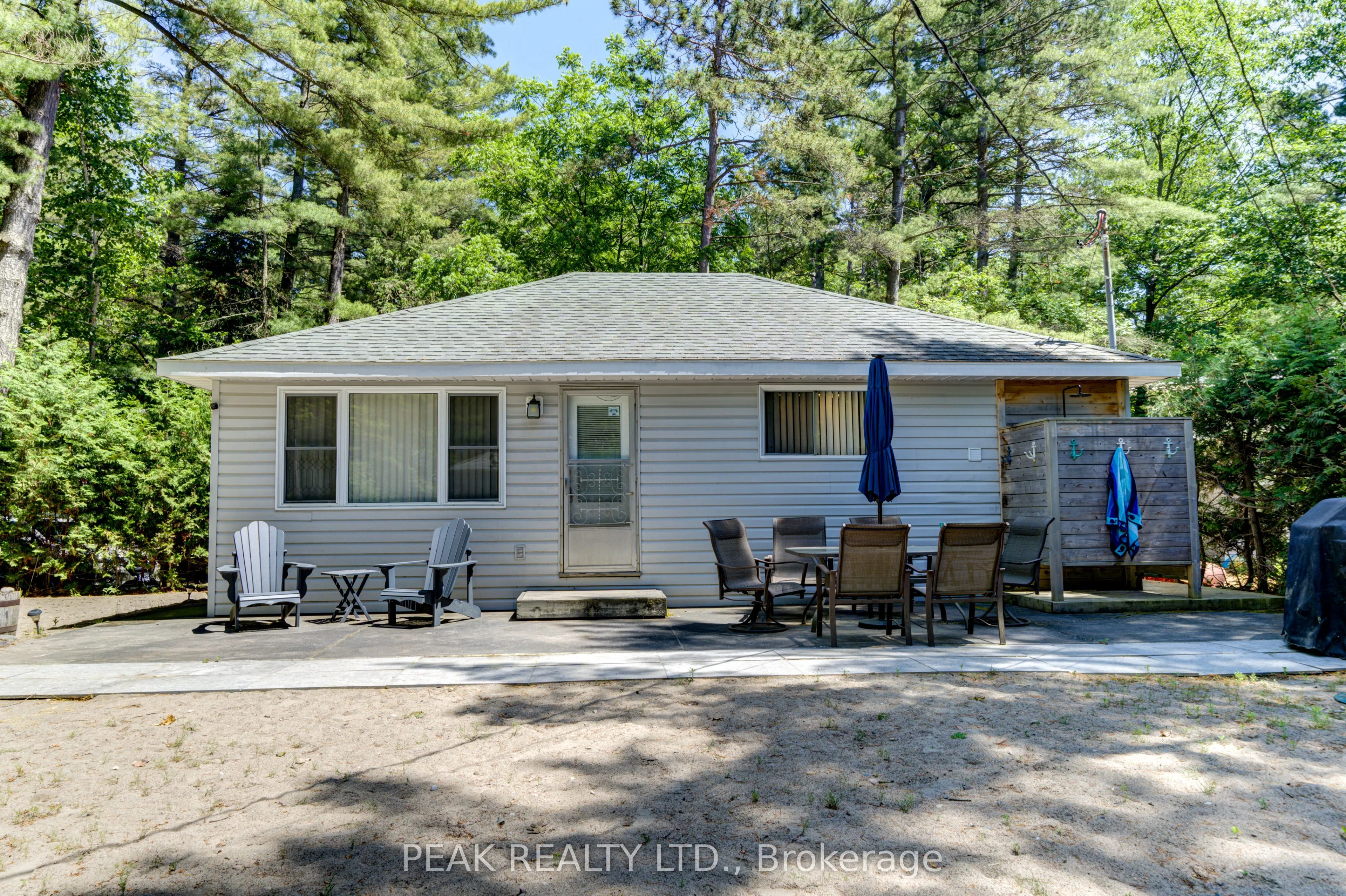 35 Lakeside Drive