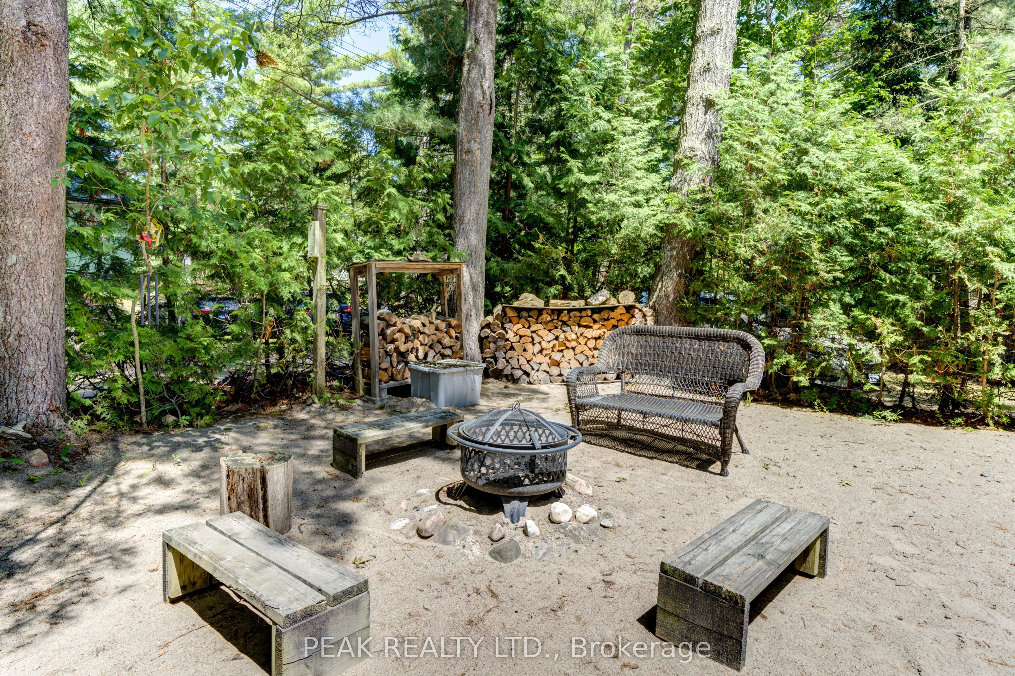 35 Lakeside Drive