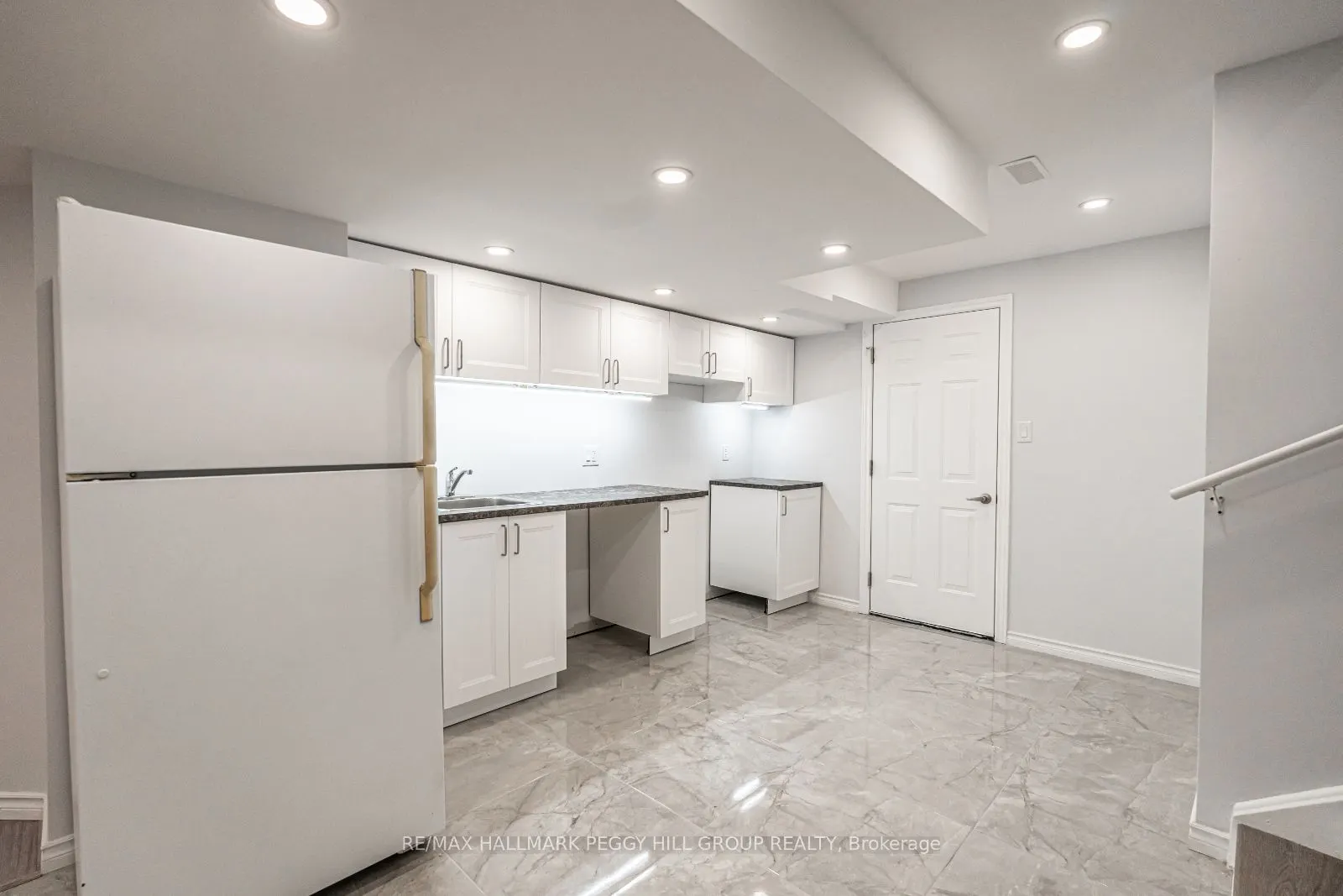 3 Cypress Point Street