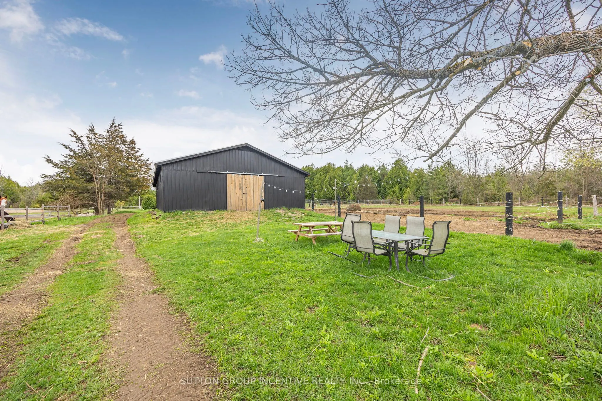 2266 FOXMEAD Road