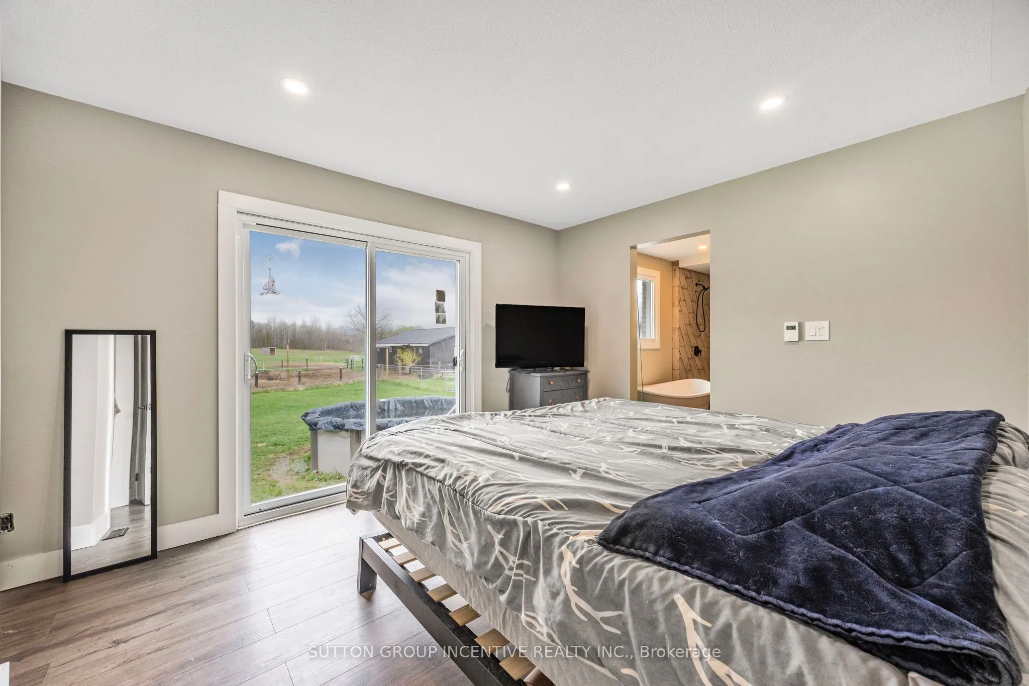 2266 FOXMEAD Road