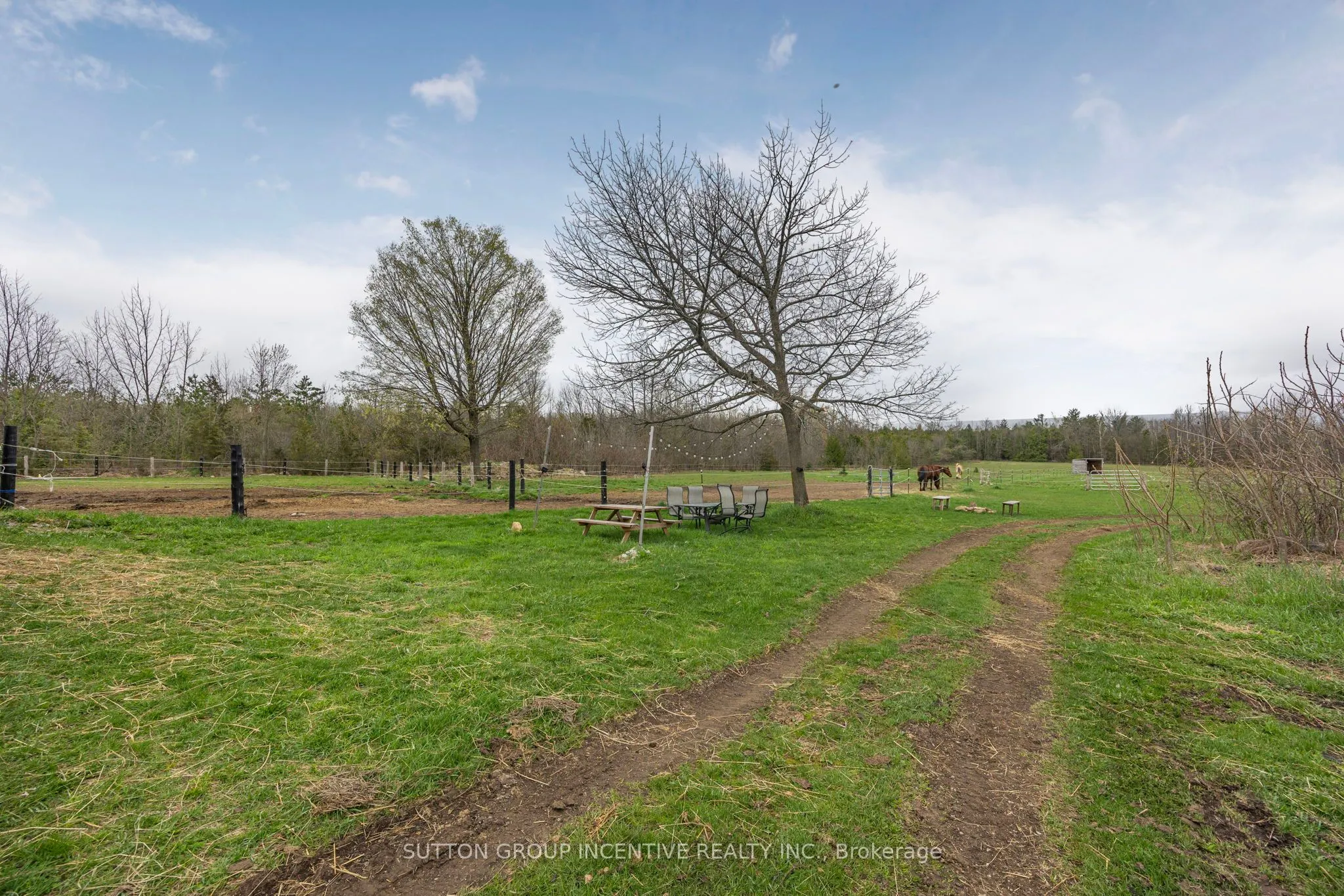 2266 FOXMEAD Road