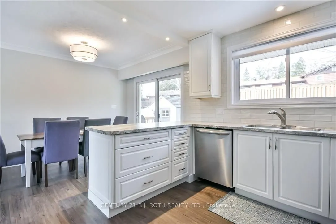 644 MISSISSAGA Street W