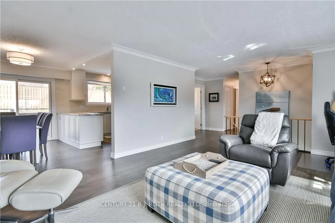 644 MISSISSAGA Street W