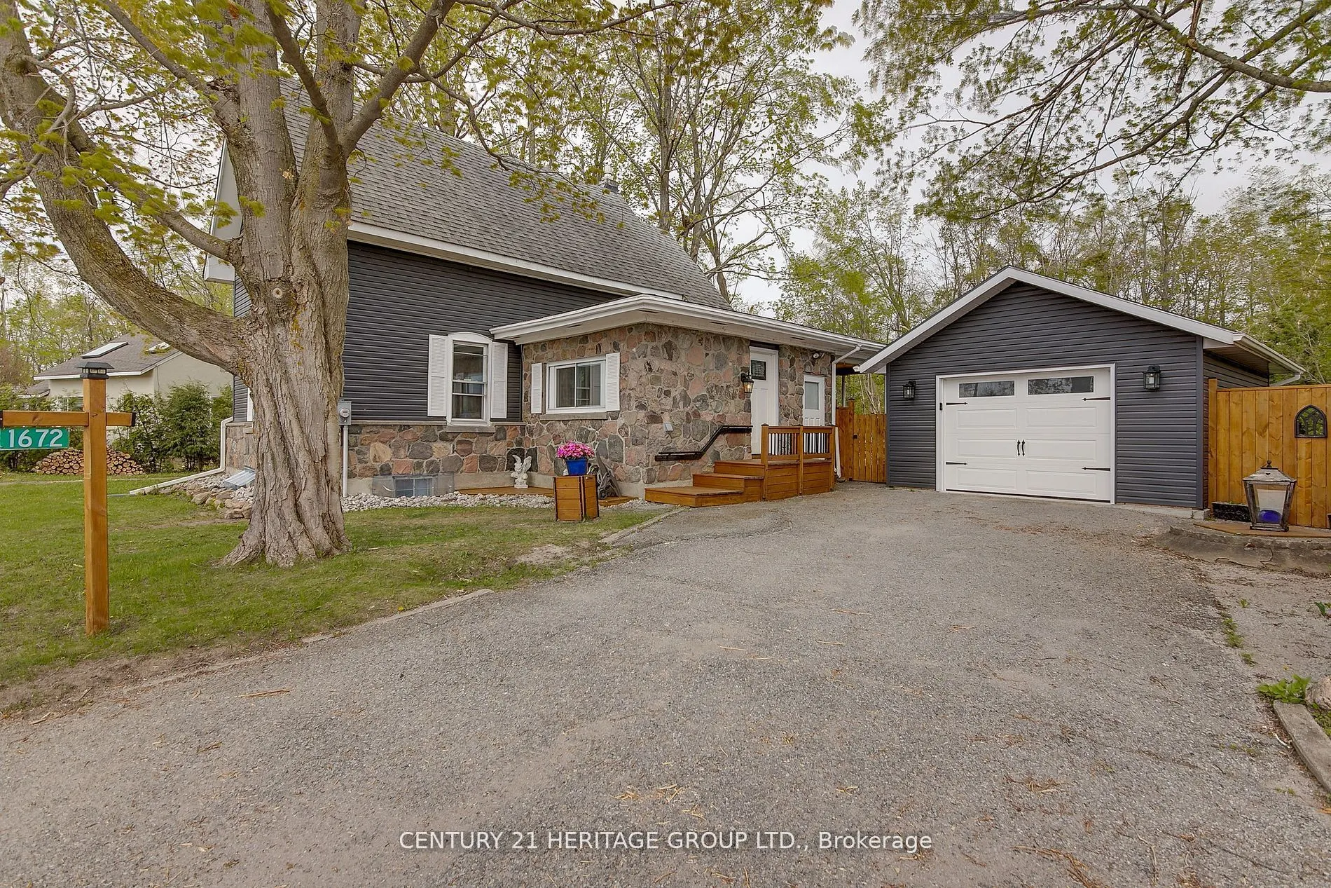 1672 Ridge Road E