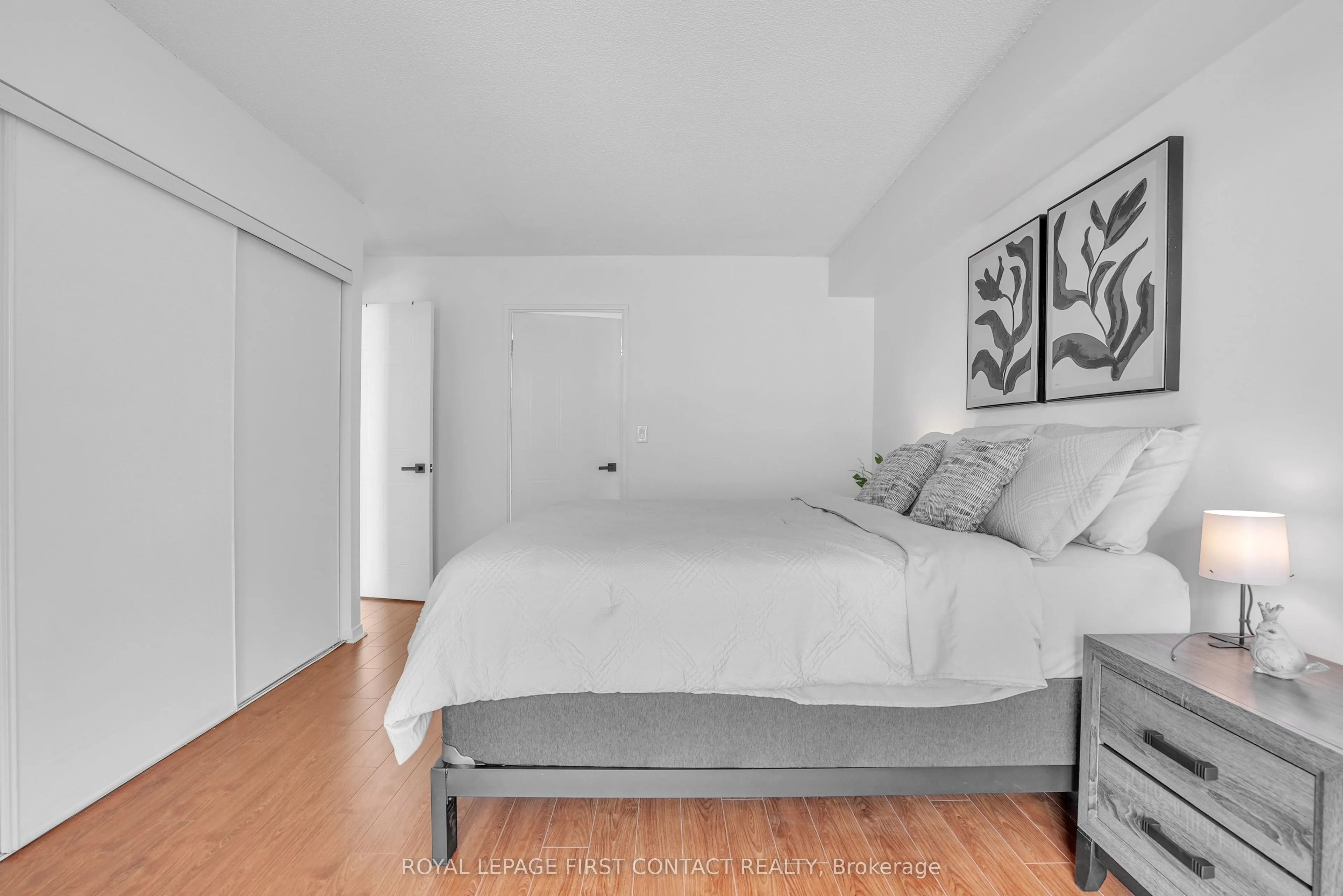 140 Dunlop Street E, #908