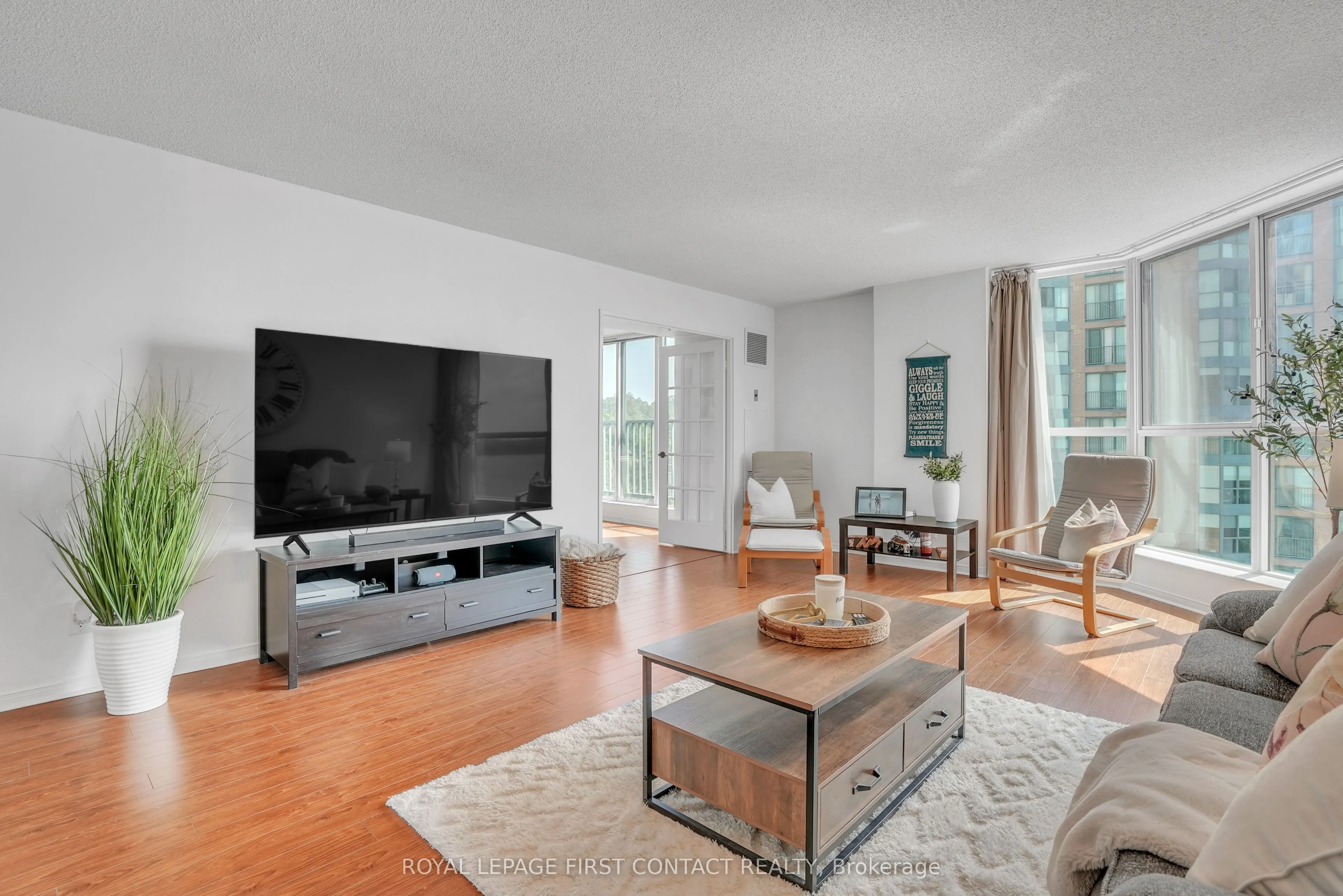 140 Dunlop Street E, #908