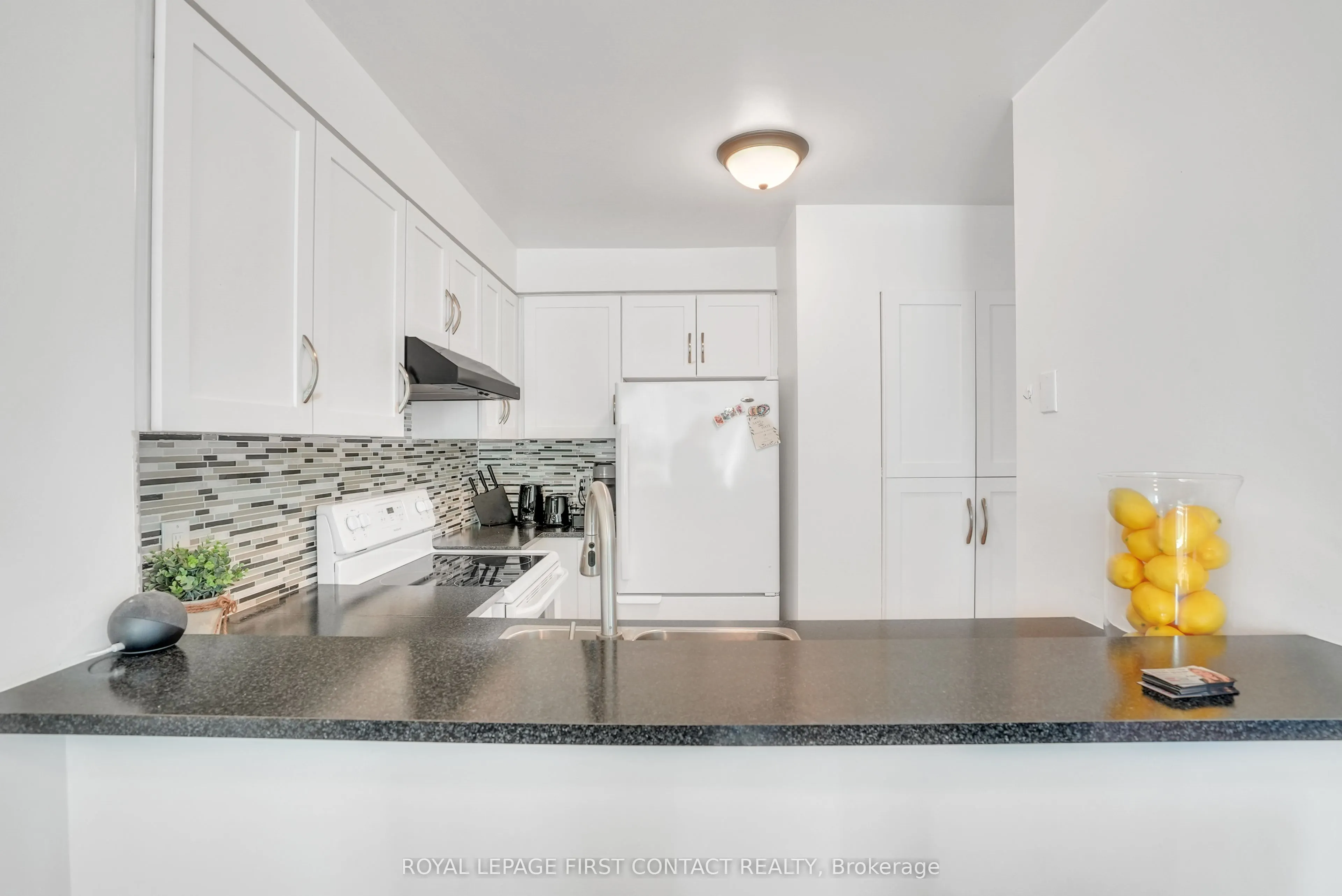 140 Dunlop Street E, #908