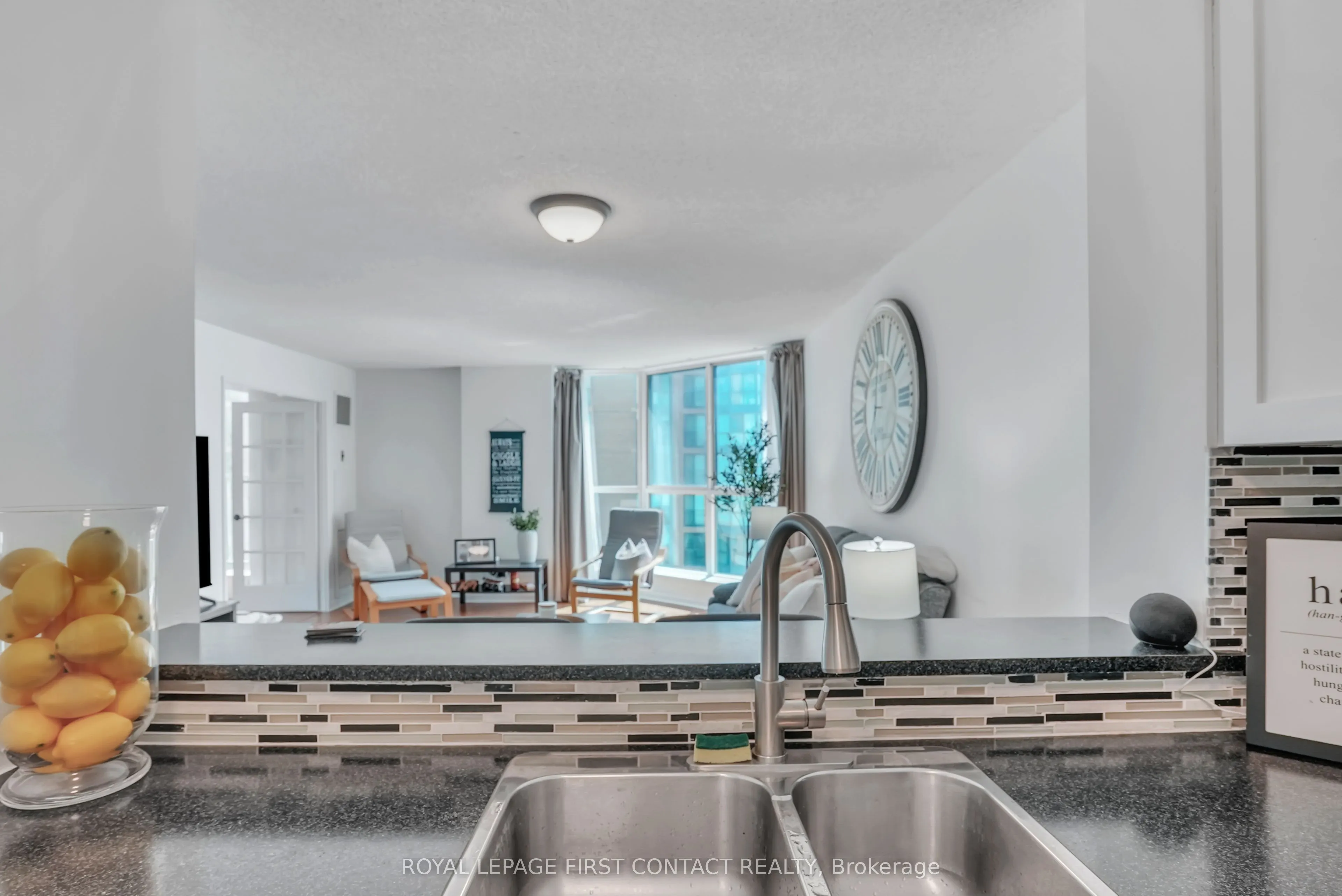 140 Dunlop Street E, #908