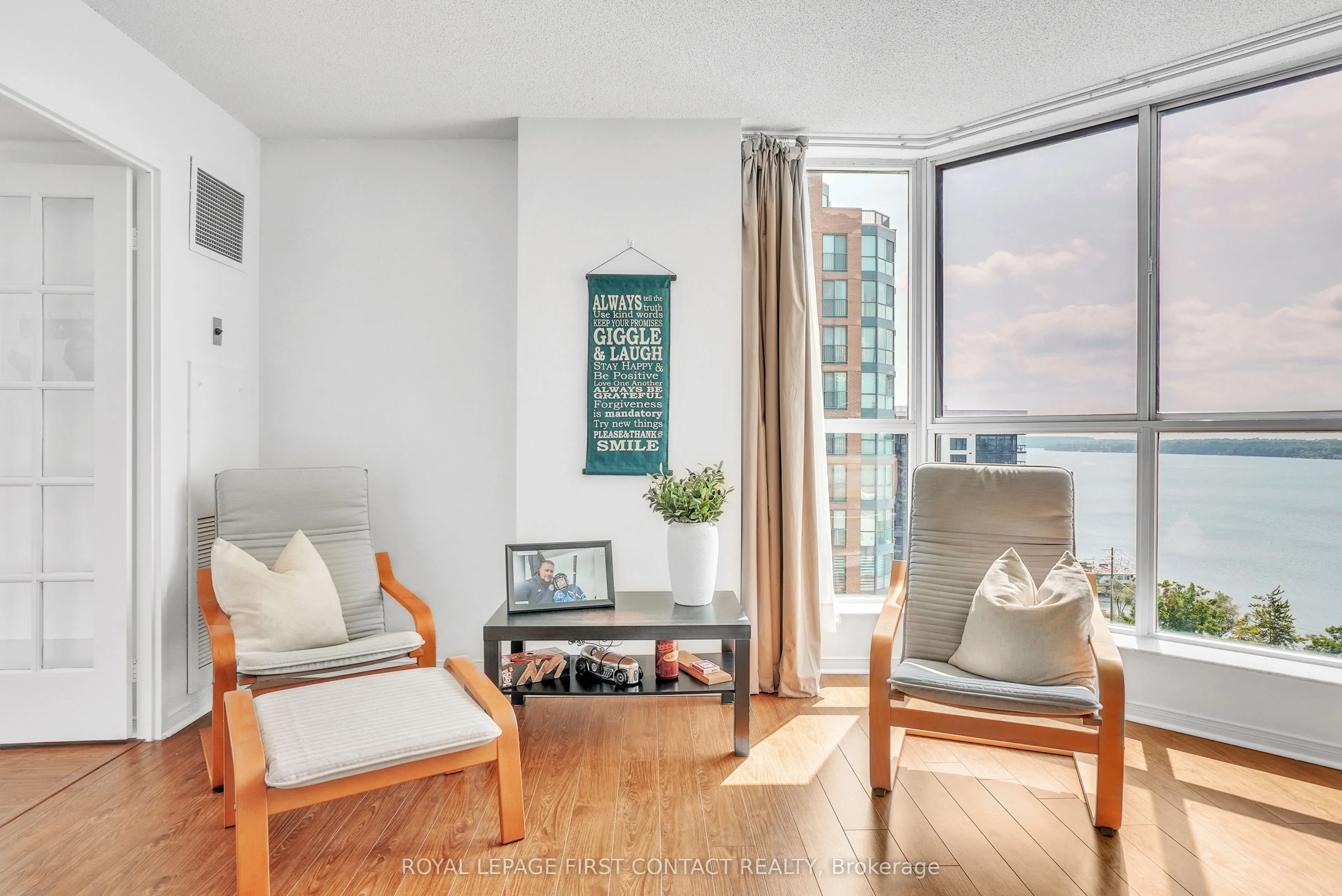 140 Dunlop Street E, #908