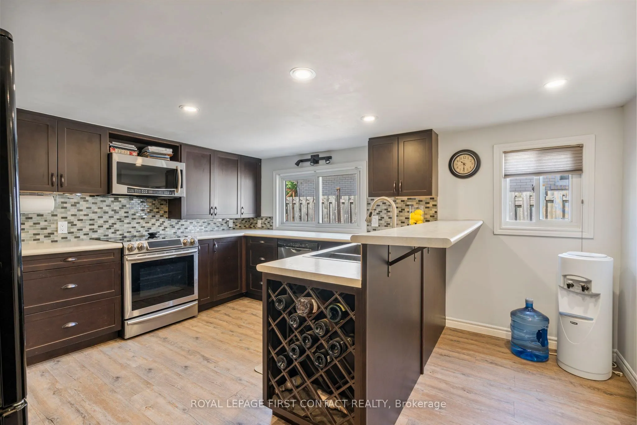 318 Shanty Bay Rd Road