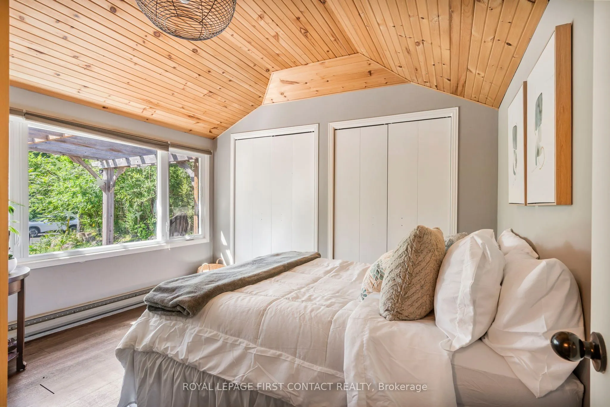 318 Shanty Bay Rd Road