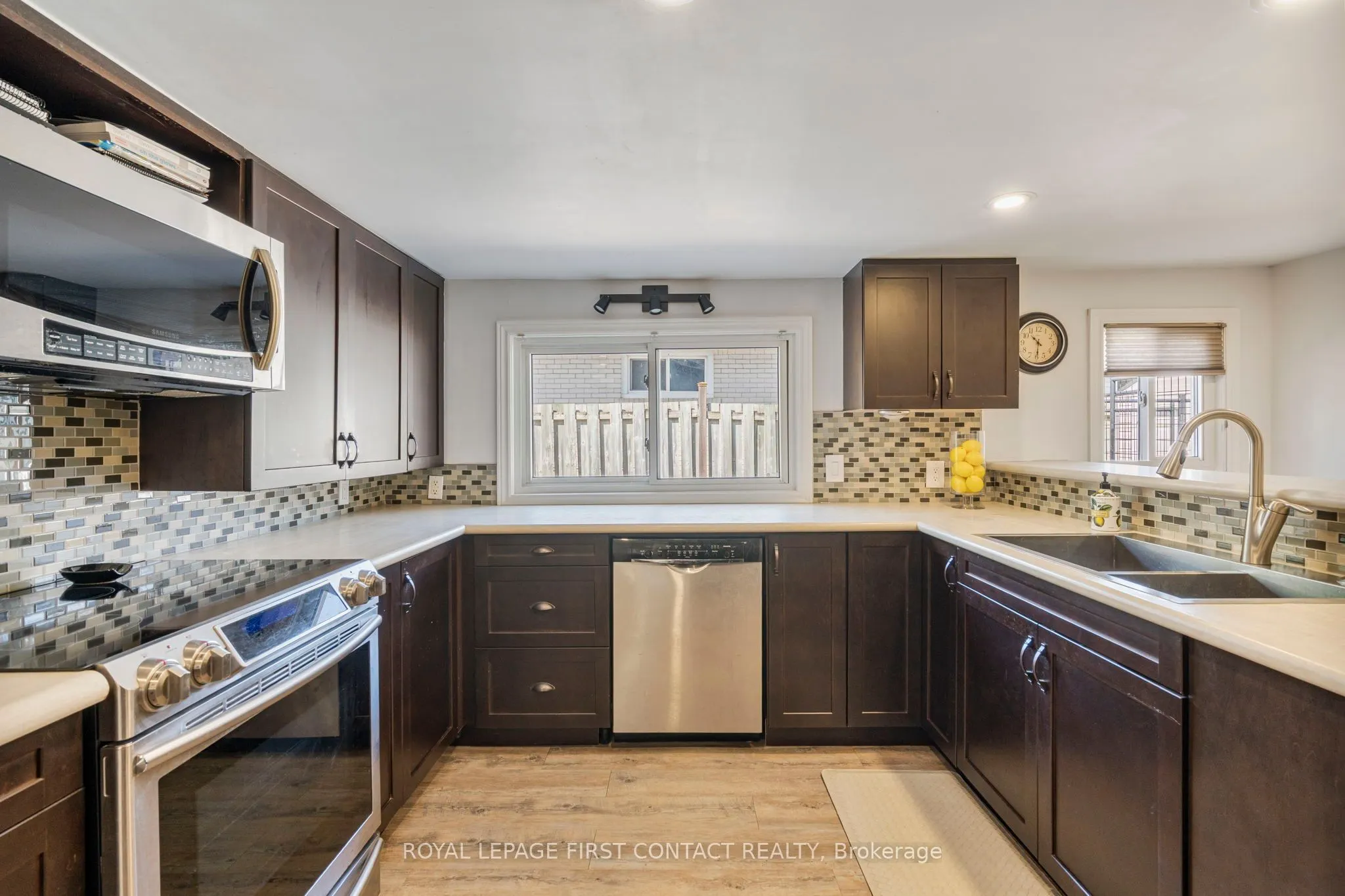 318 Shanty Bay Rd Road