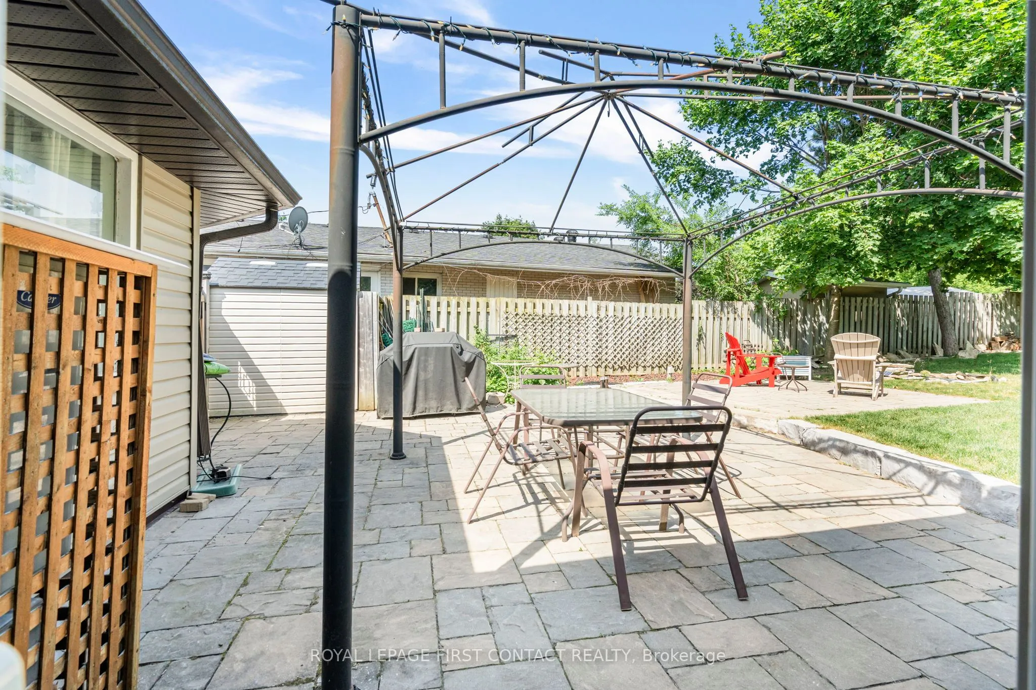 318 Shanty Bay Rd Road