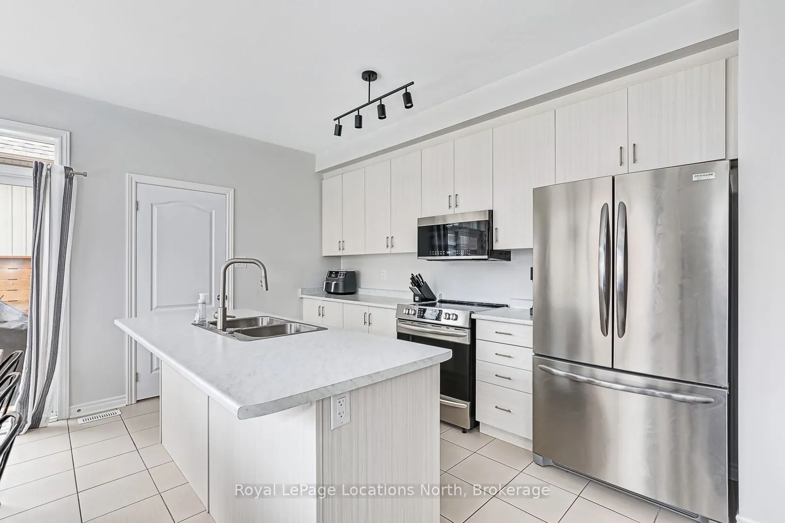 48 Mclean Avenue
