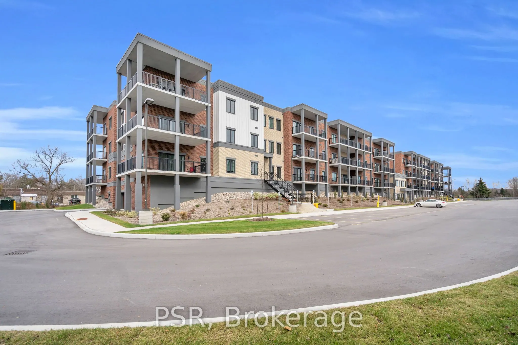 121 Mary Street, #309
