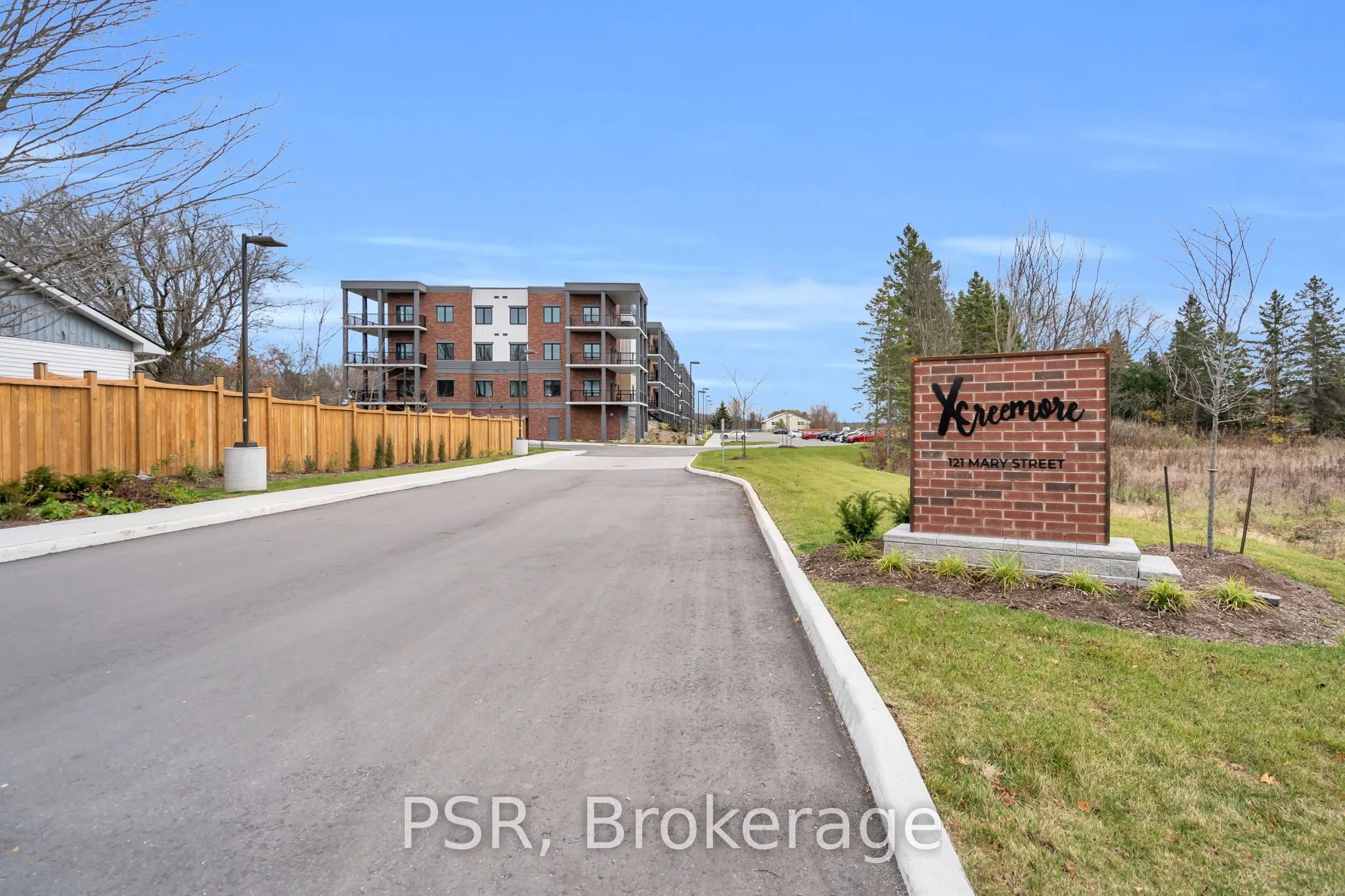 121 Mary Street, #309