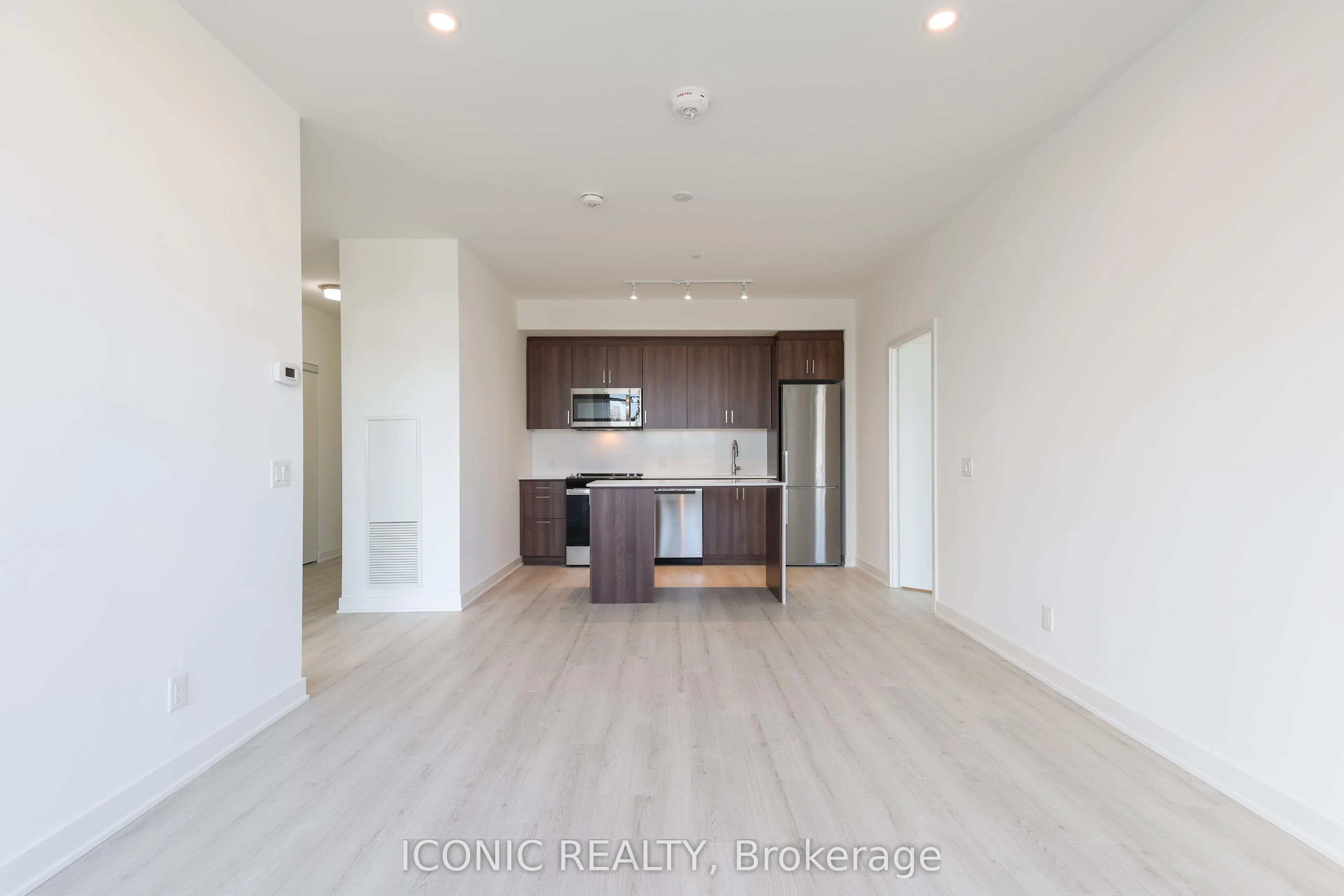 681 Yonge Street, #107