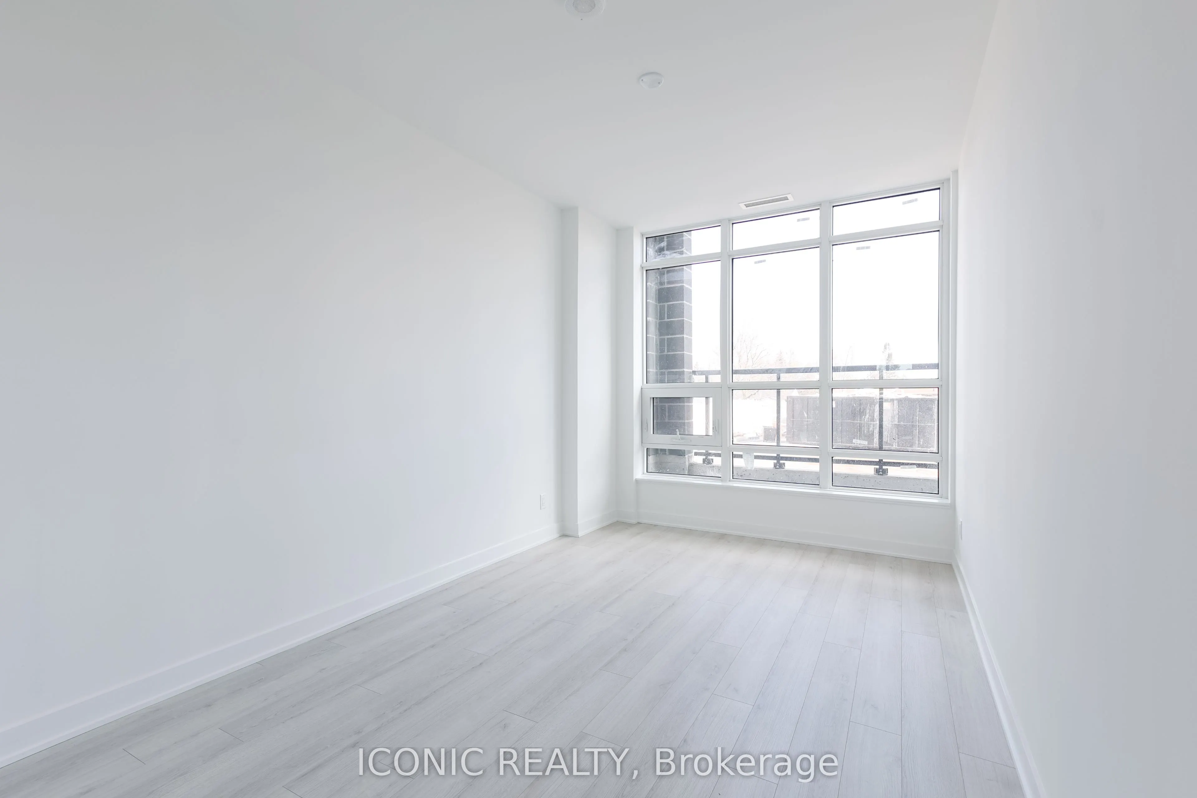 681 Yonge Street, #107