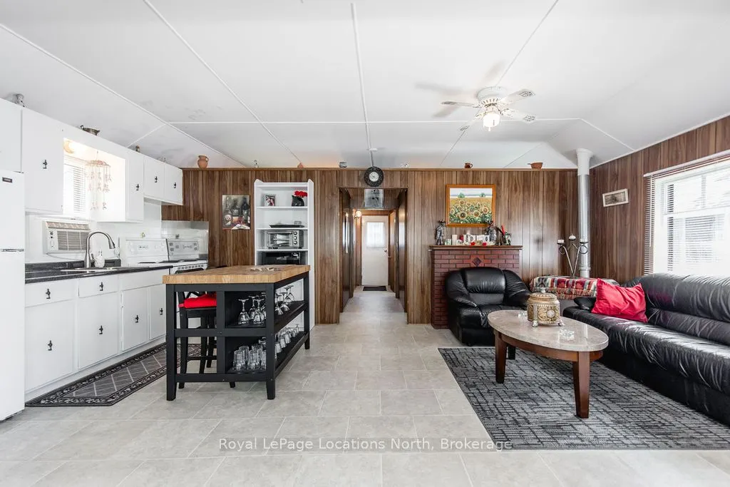 1981 TINY BEACHES Road S