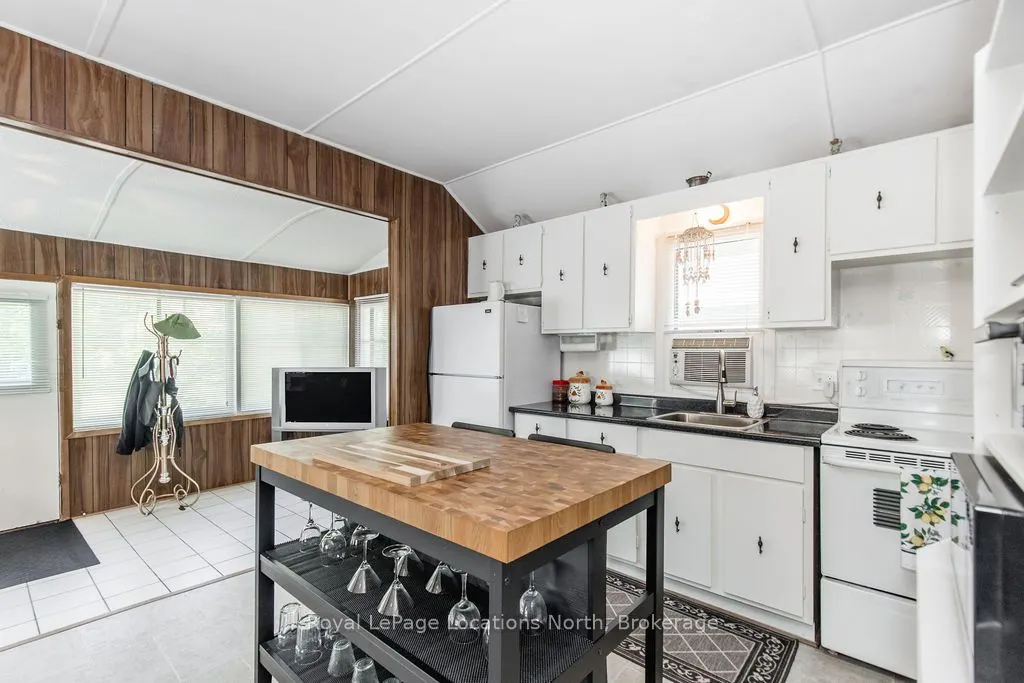 1981 TINY BEACHES Road S