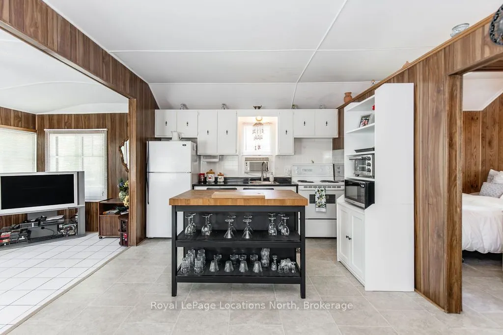 1981 TINY BEACHES Road S