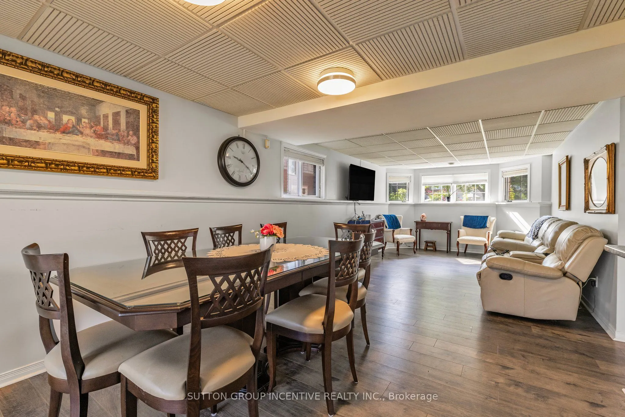 635 Wayne Crescent