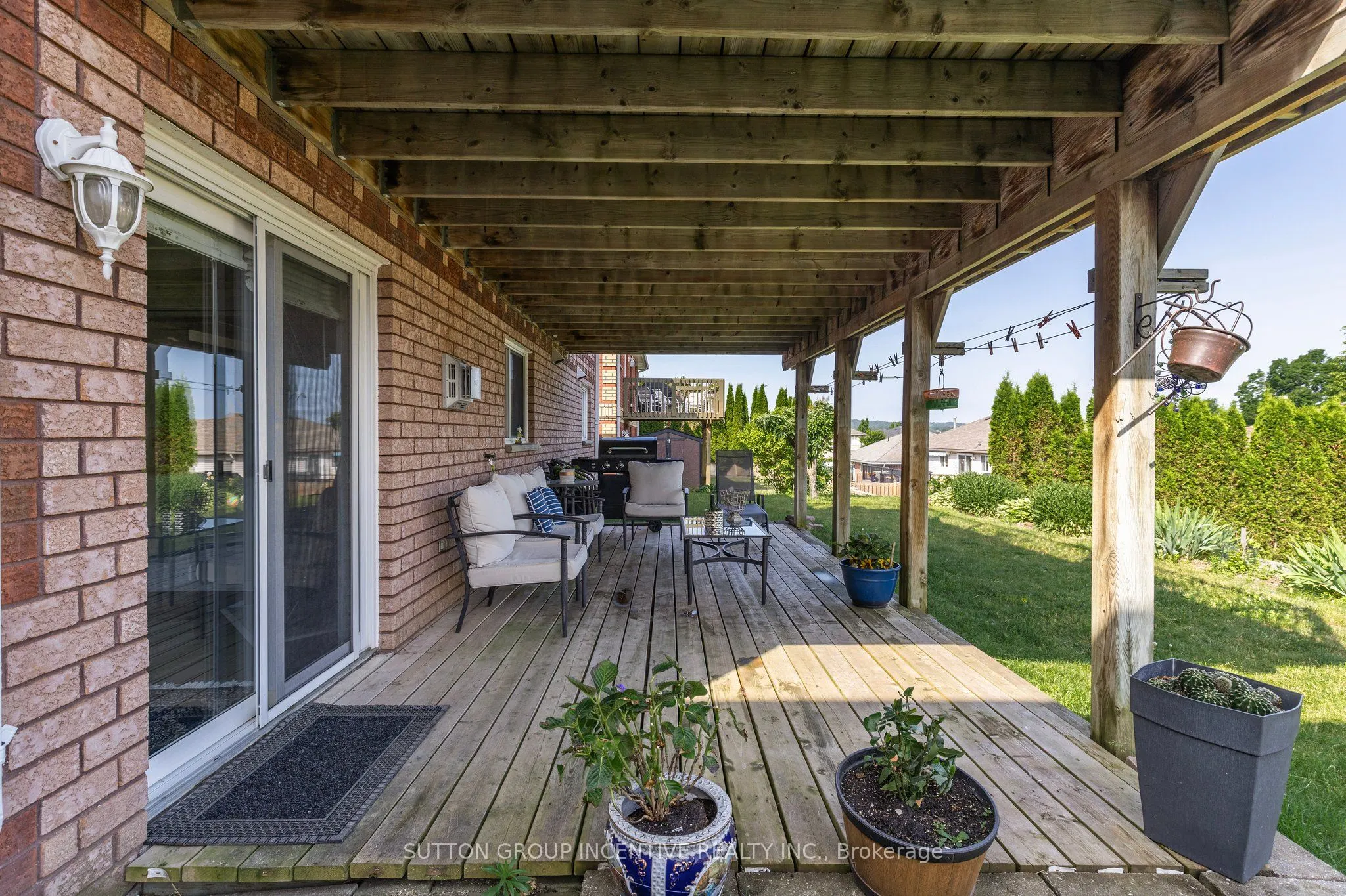635 Wayne Crescent