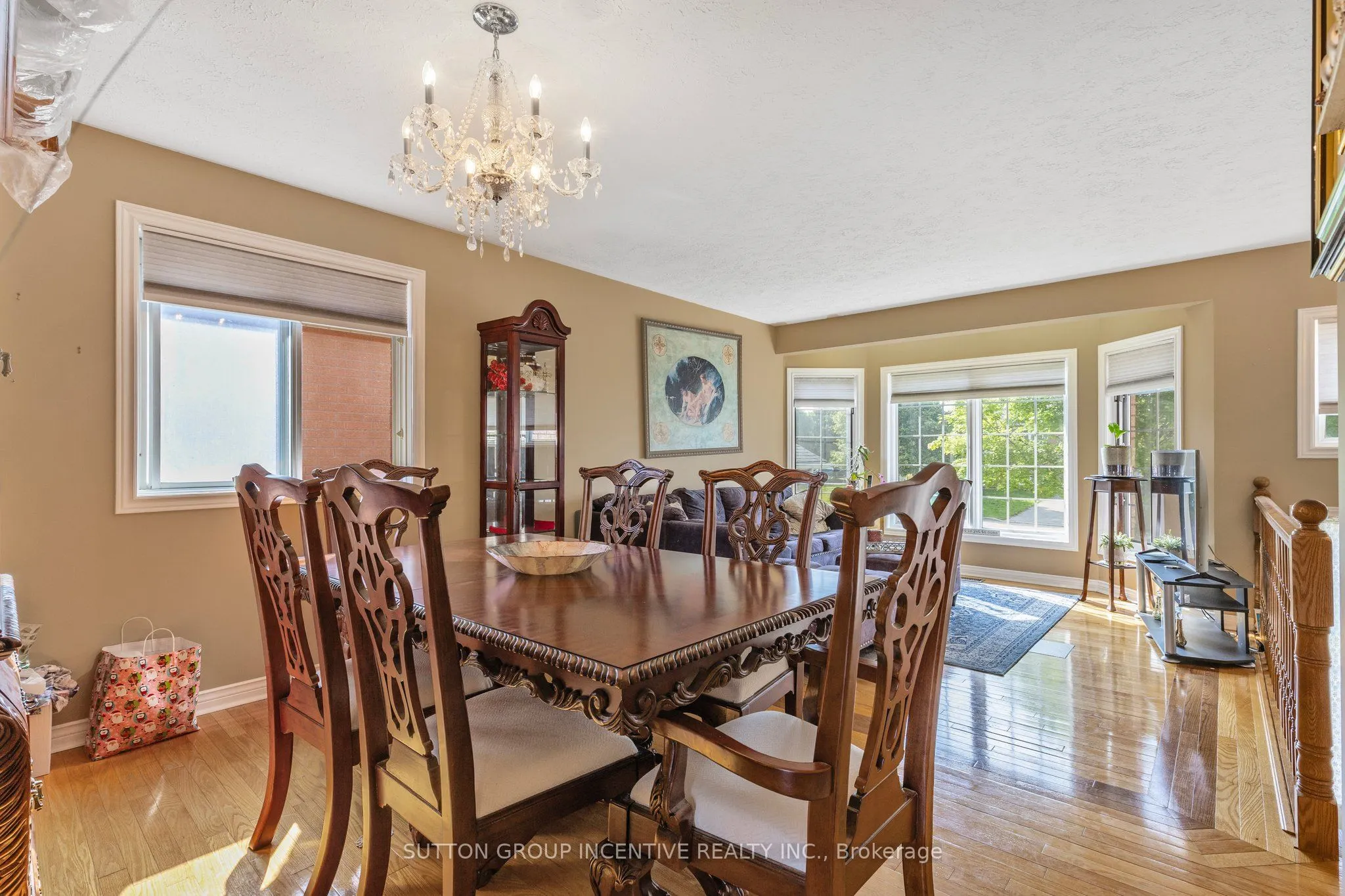 635 Wayne Crescent