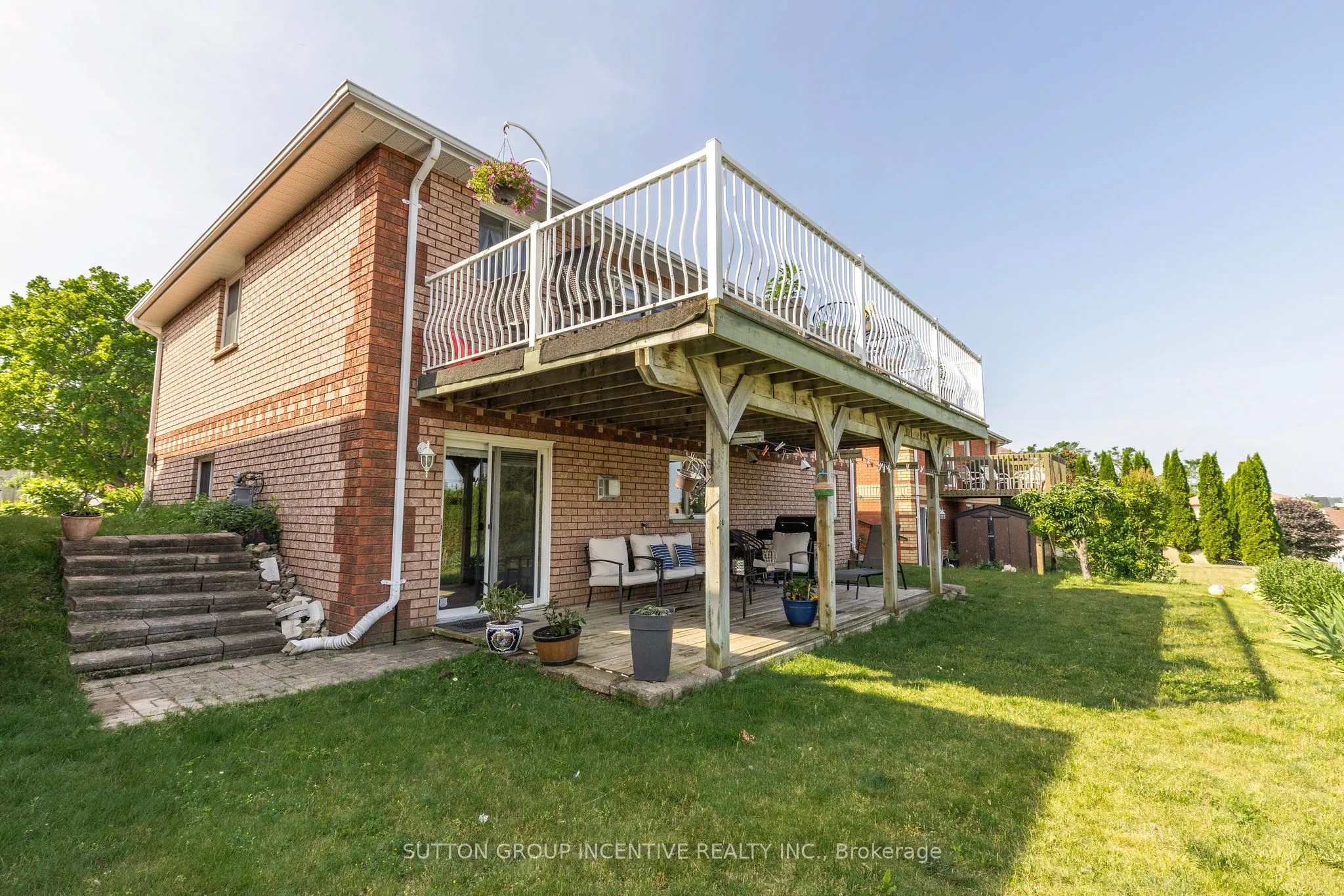 635 Wayne Crescent