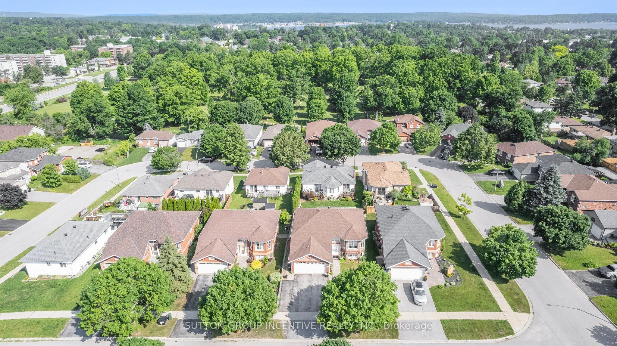 635 Wayne Crescent
