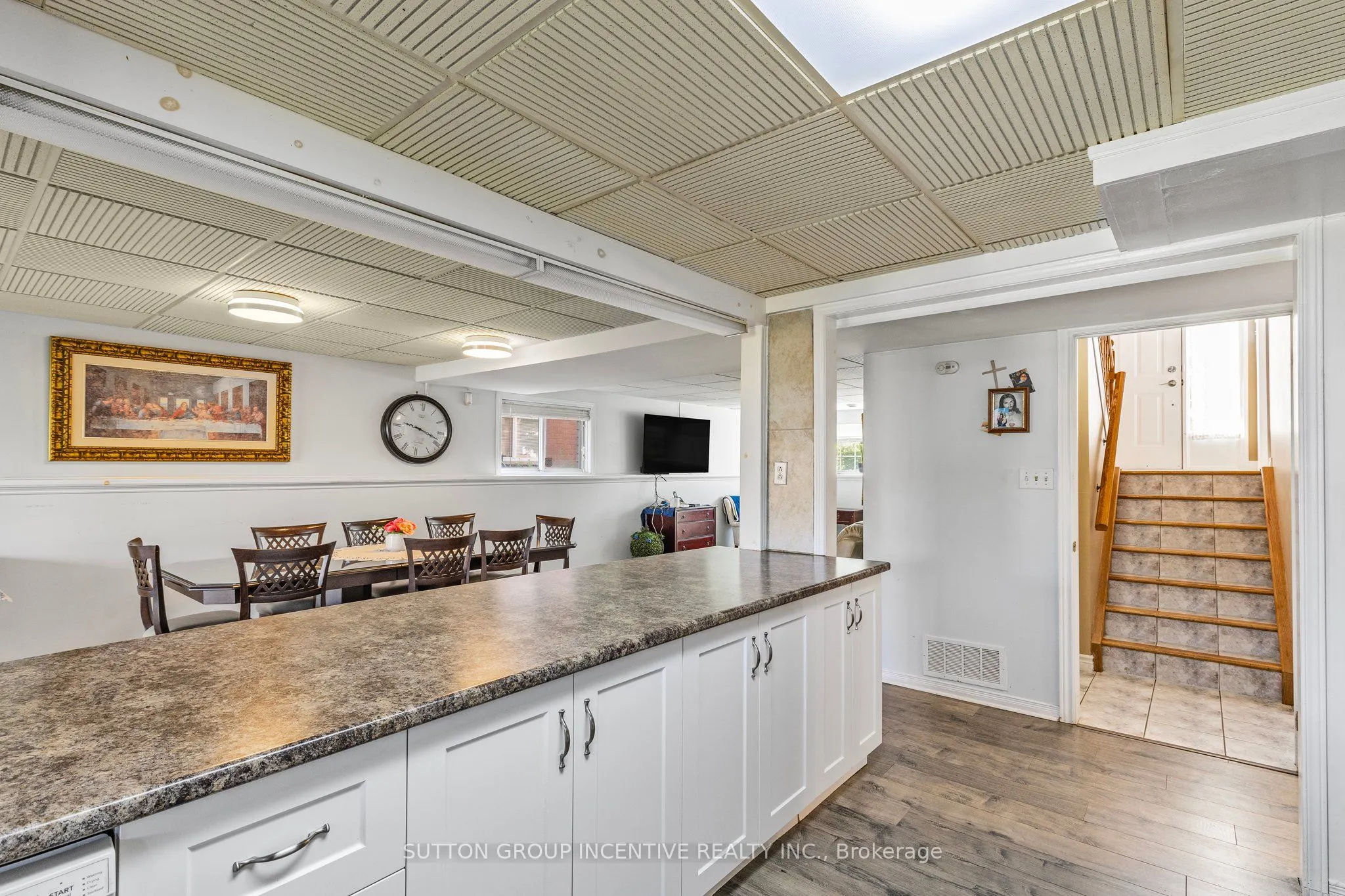 635 Wayne Crescent