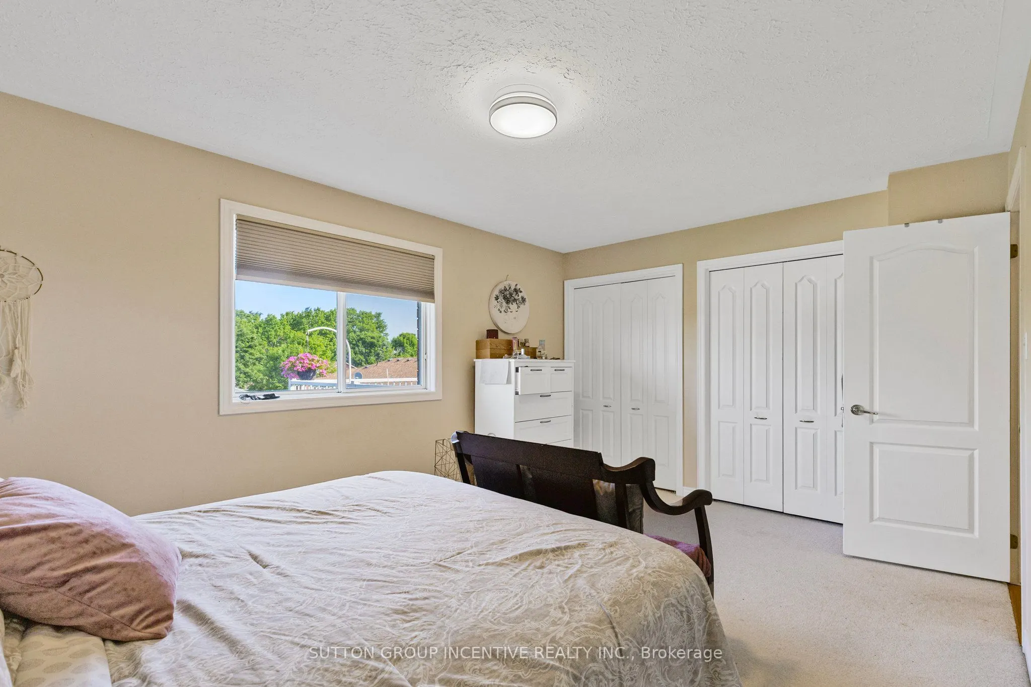 635 Wayne Crescent