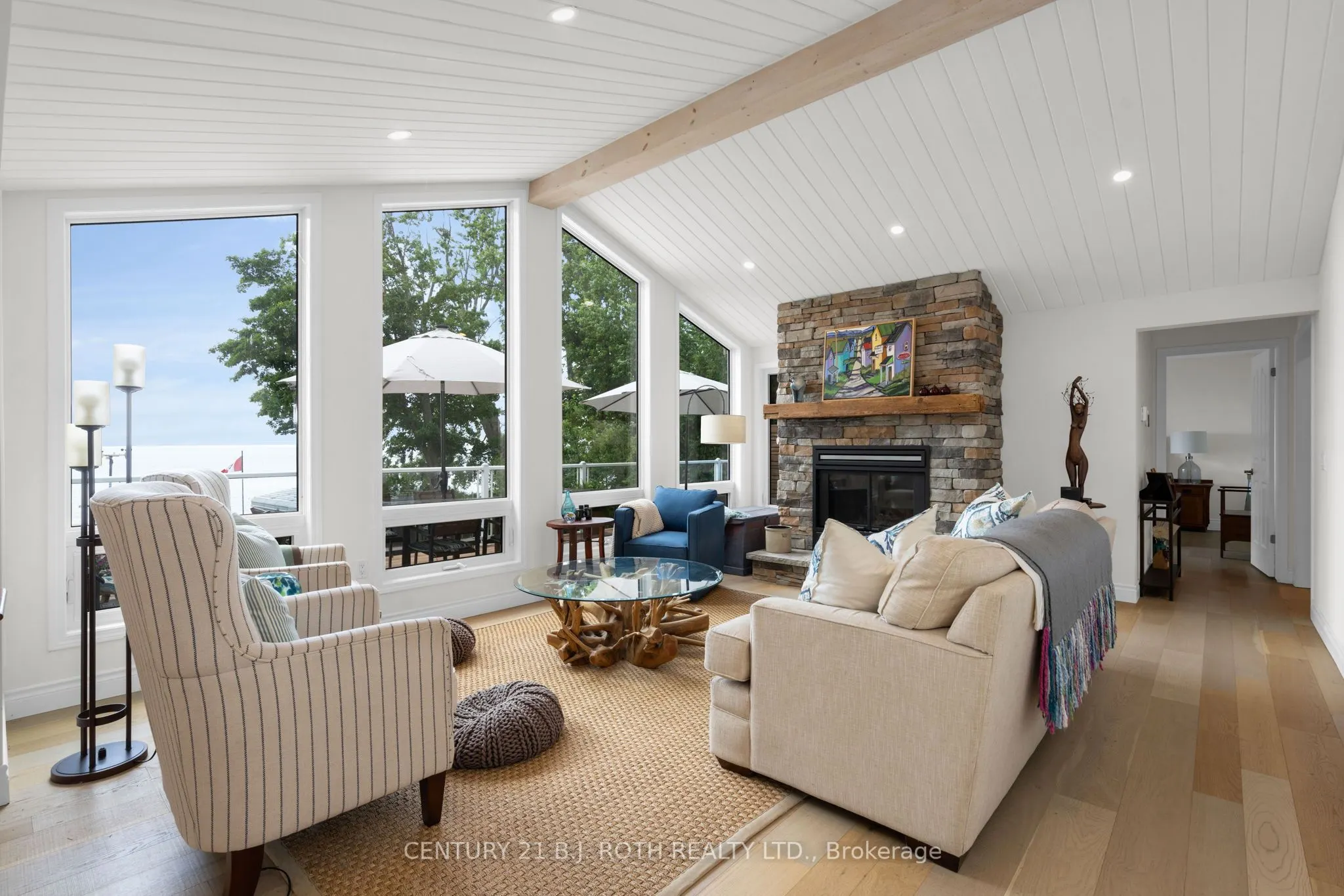 95 lakeshore Road E