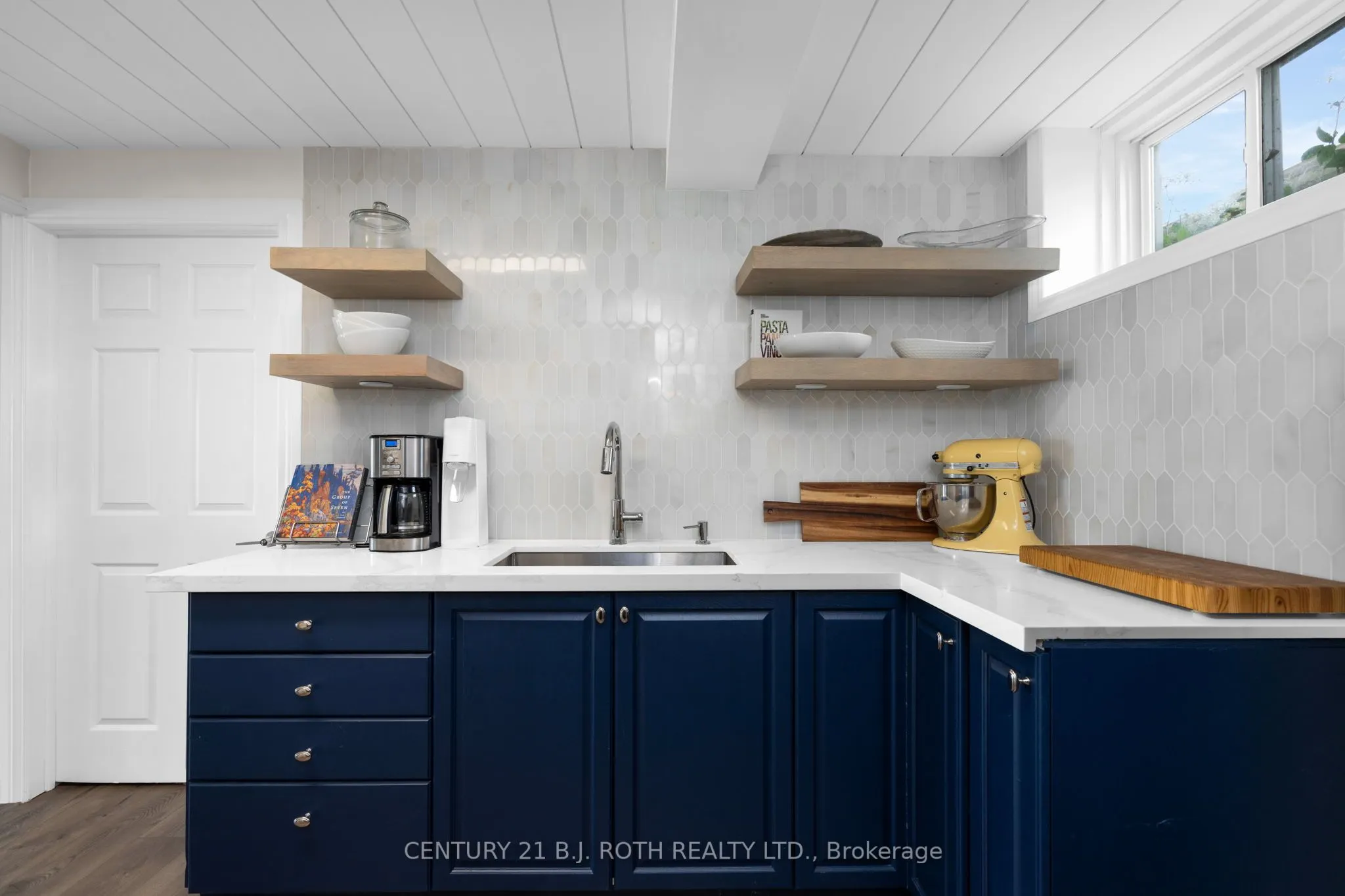 95 lakeshore Road E