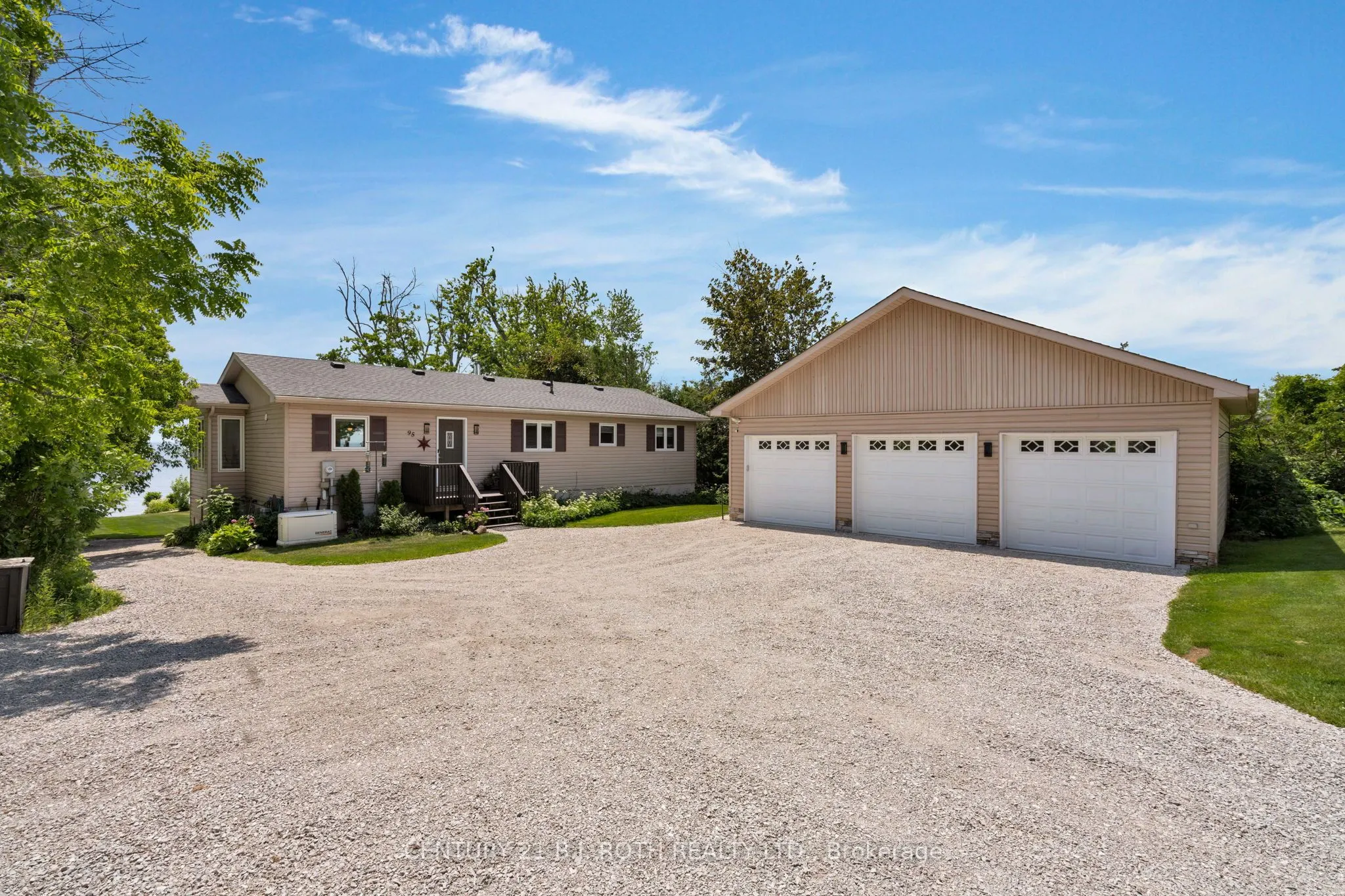 95 lakeshore Road E