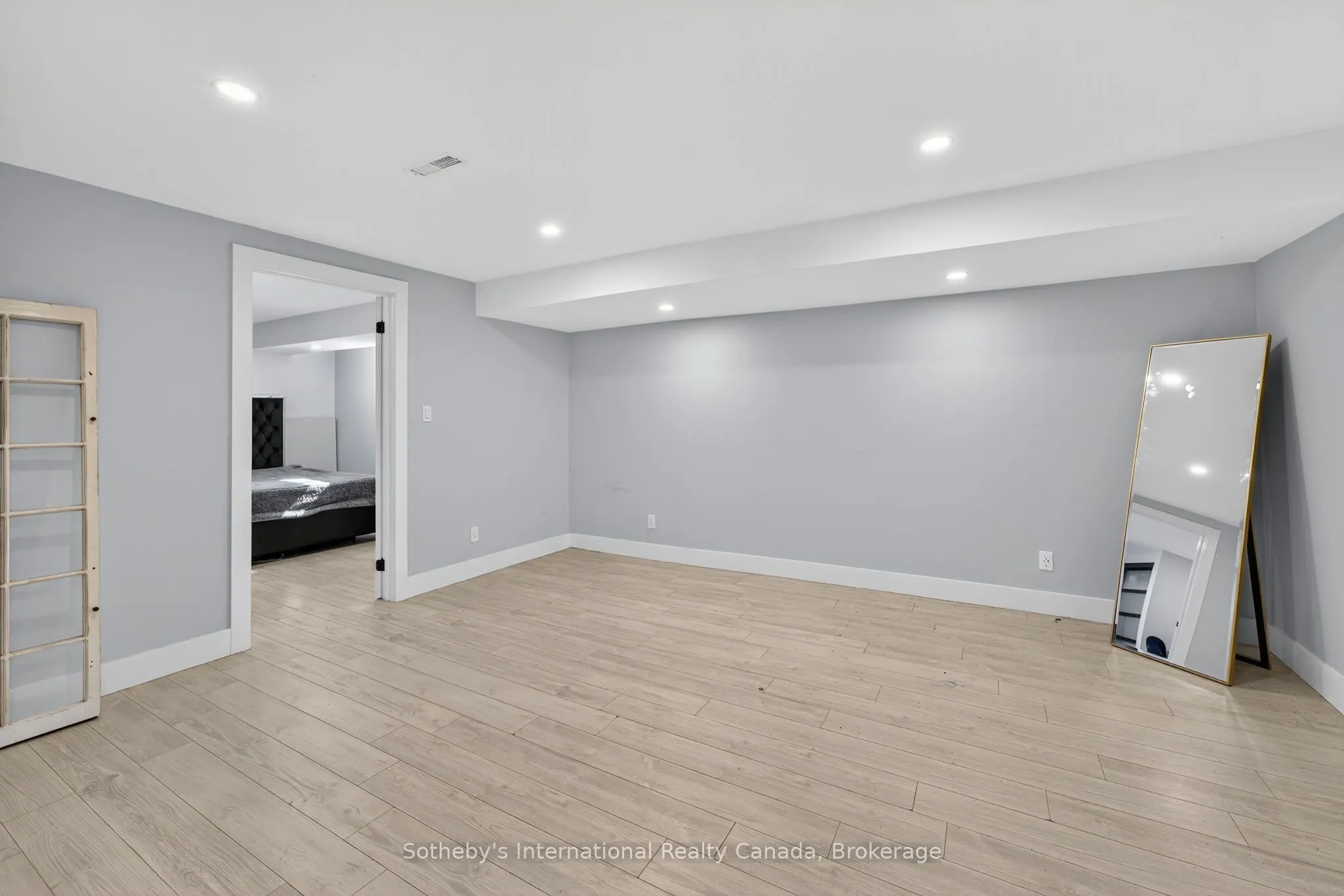 211 Moon Point Drive