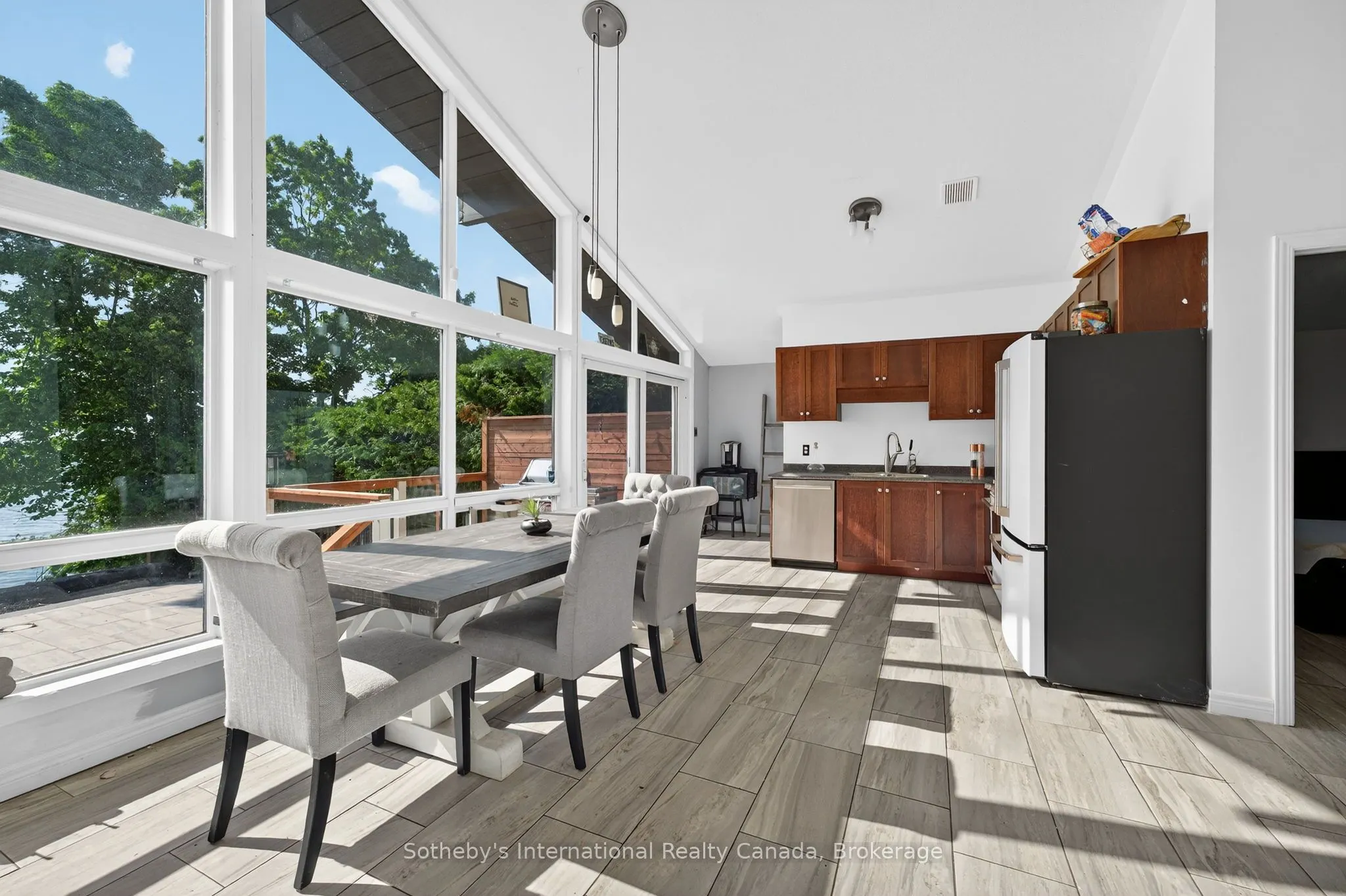 211 Moon Point Drive