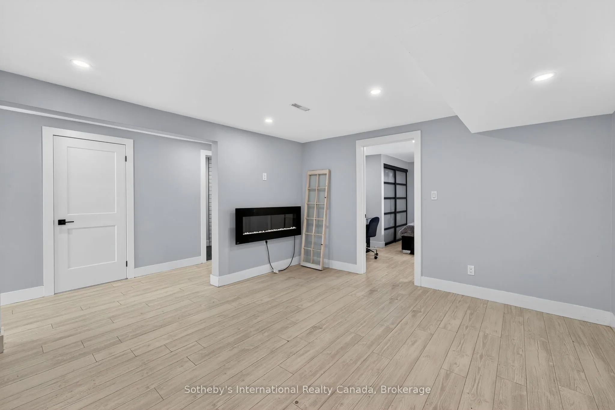 211 Moon Point Drive