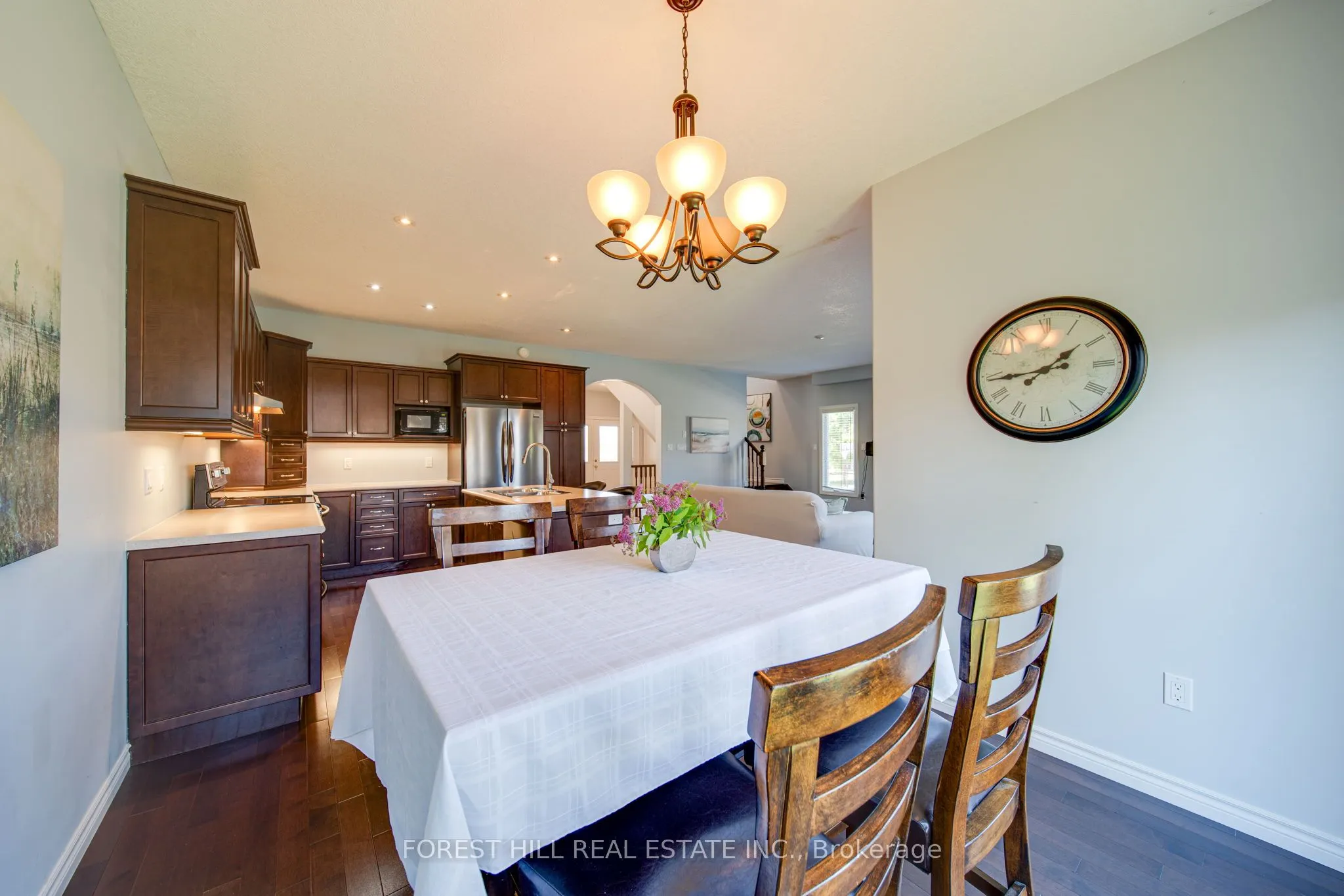 54 Chamberlain Crescent