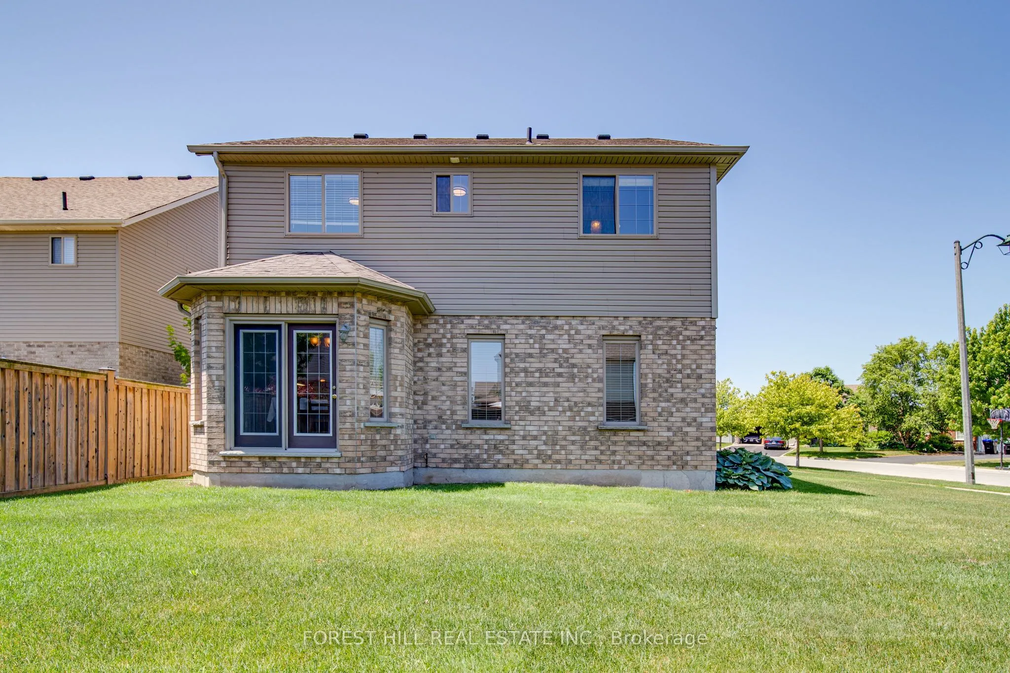 54 Chamberlain Crescent