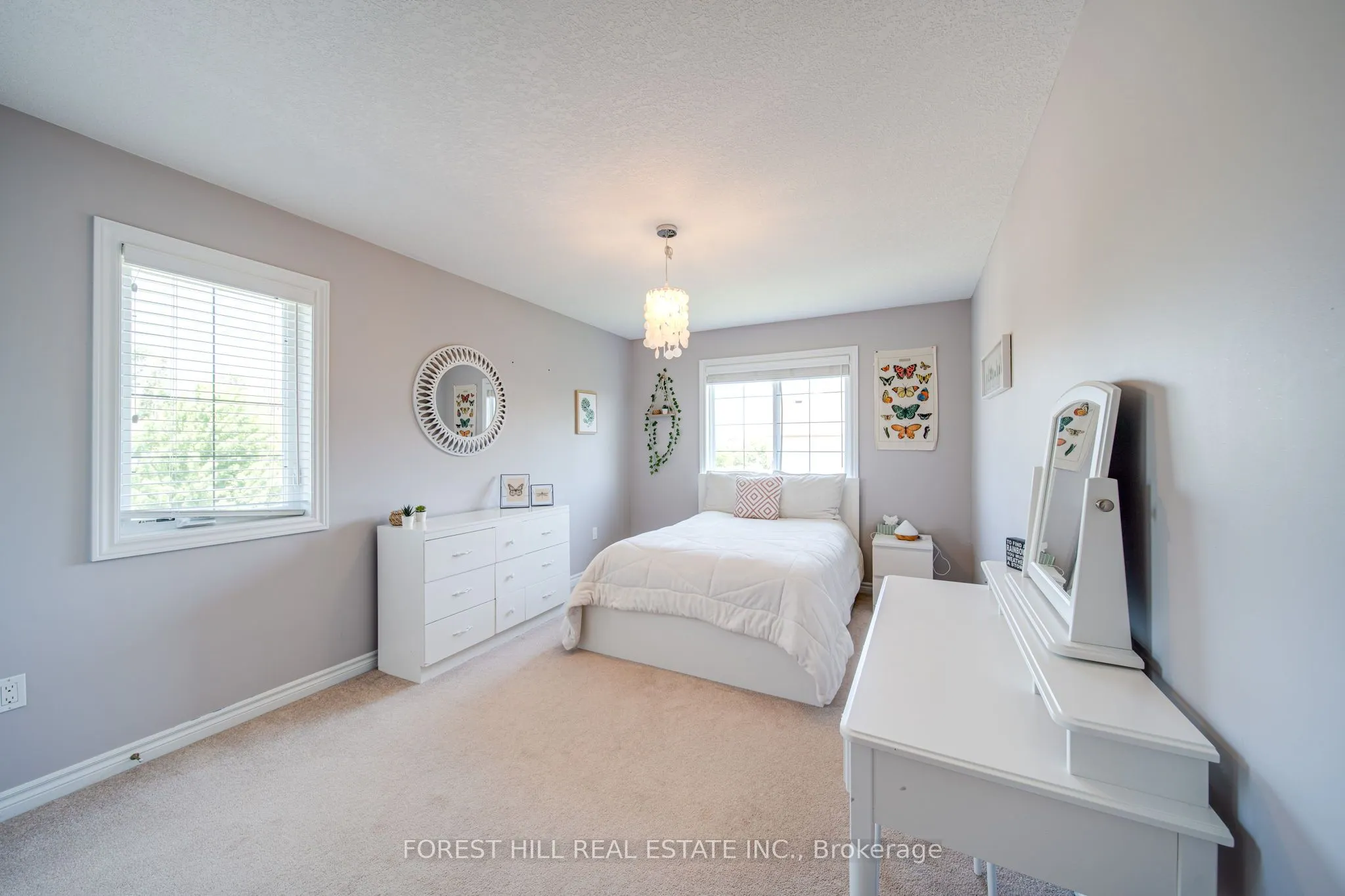 54 Chamberlain Crescent