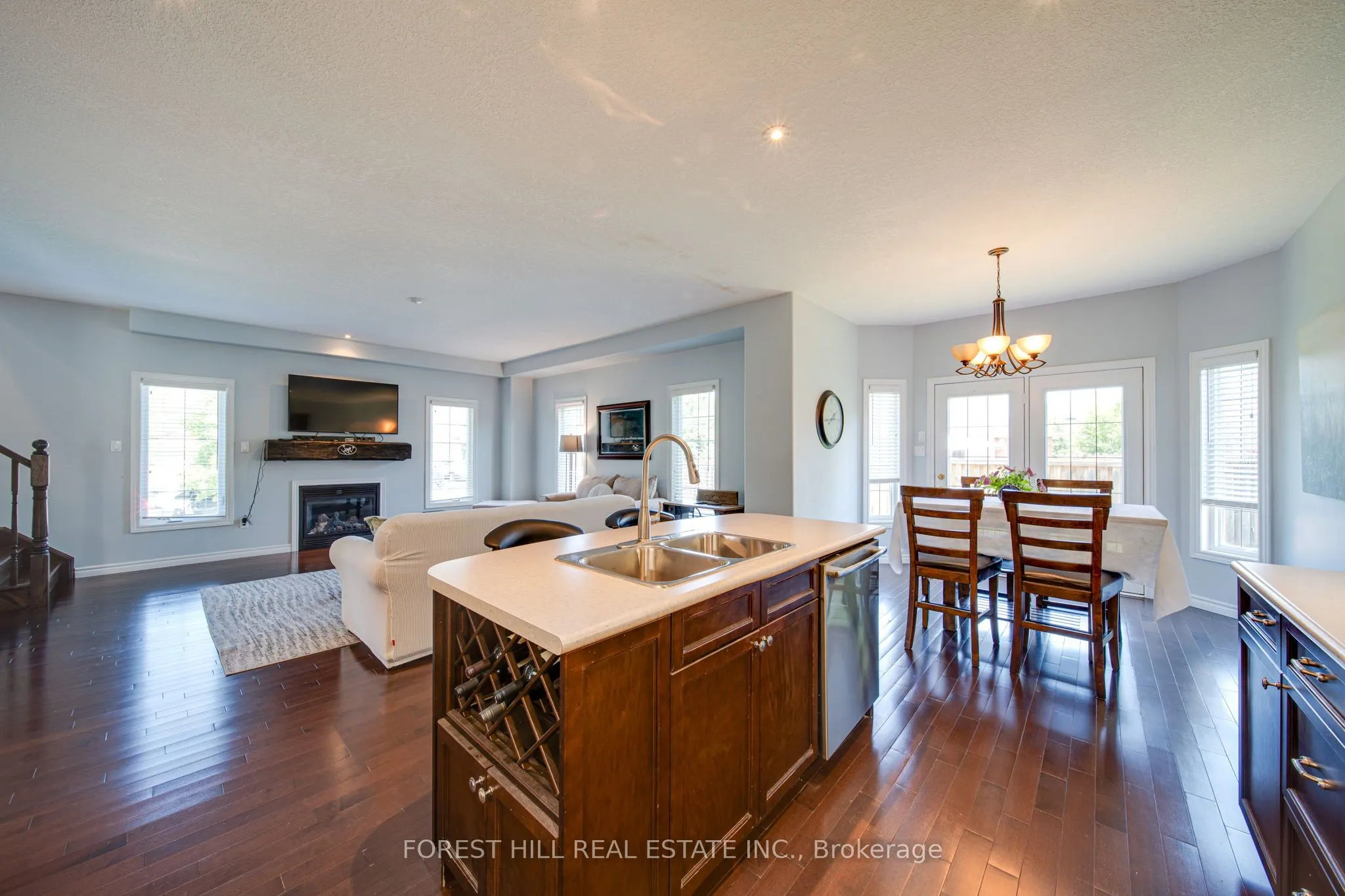 54 Chamberlain Crescent
