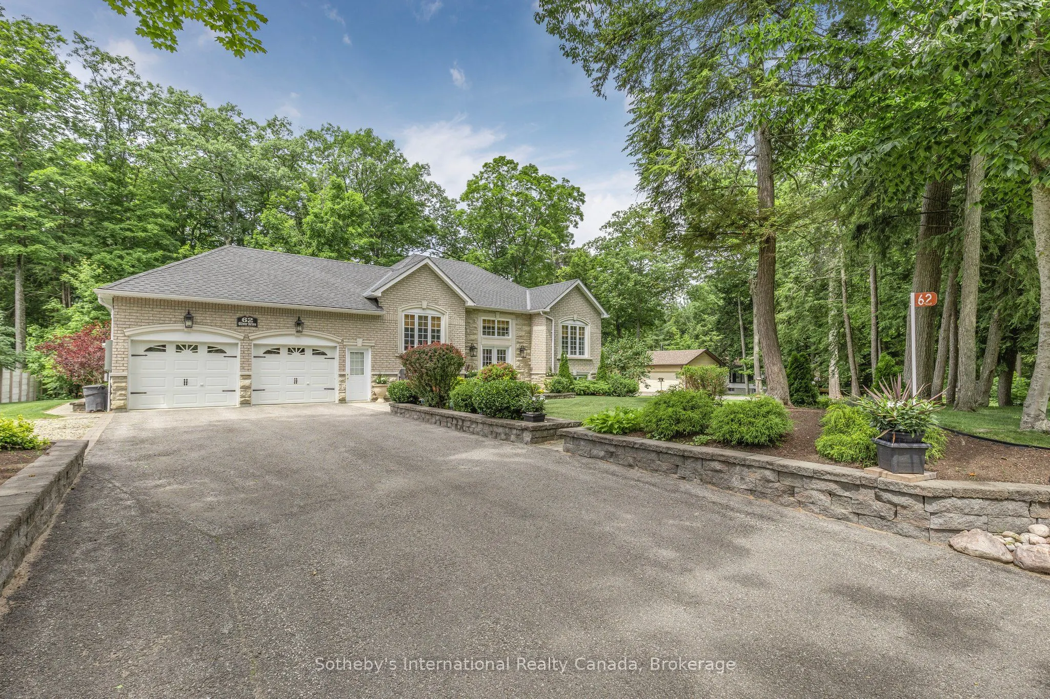 62 Oliver Drive