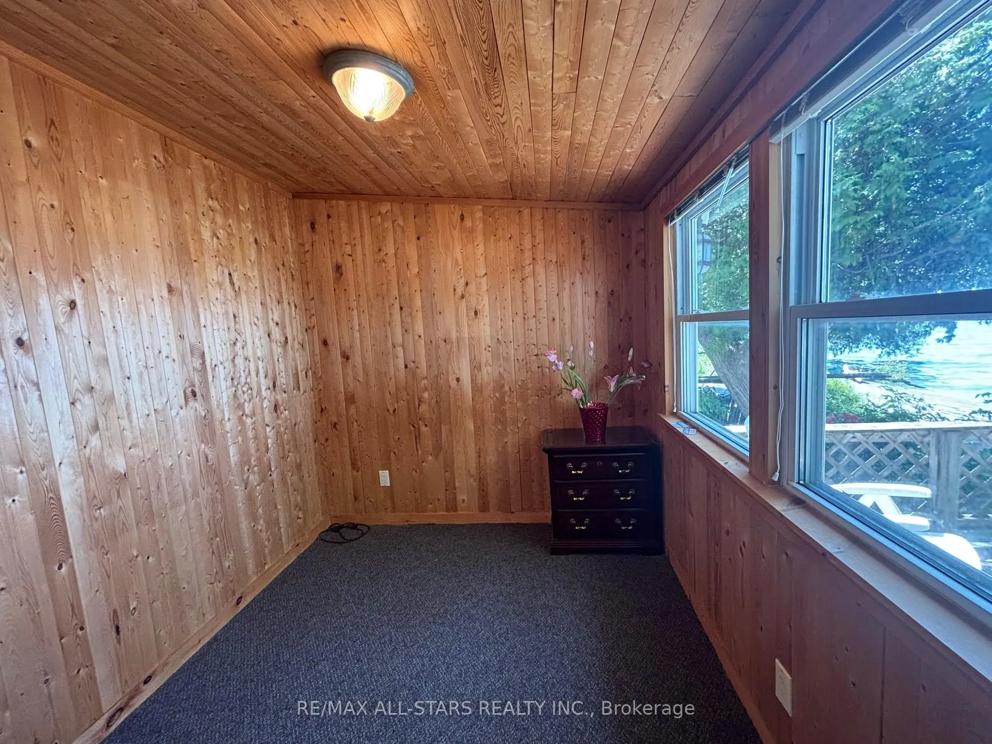 2644 Lakeshore Drive