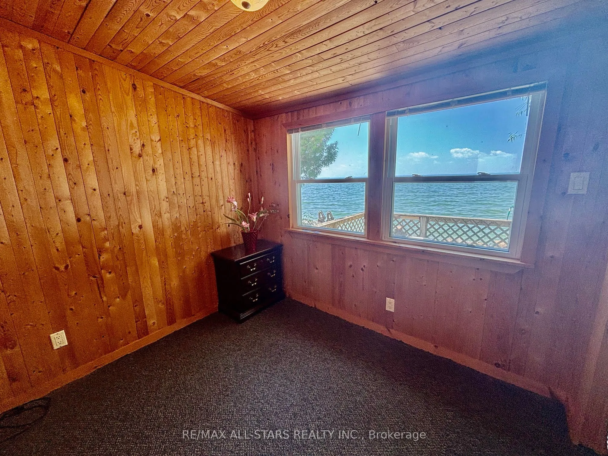 2644 Lakeshore Drive