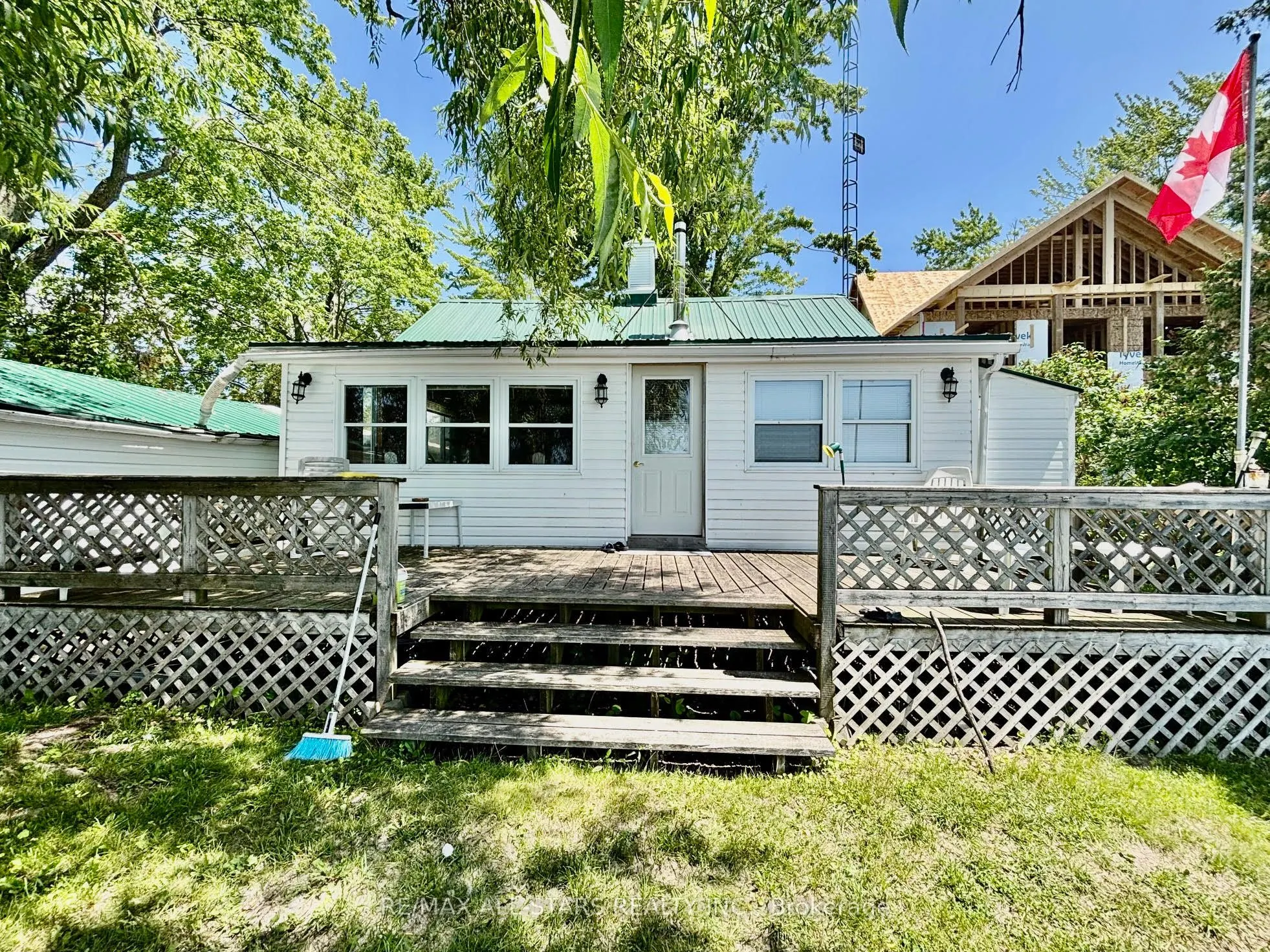 2644 Lakeshore Drive