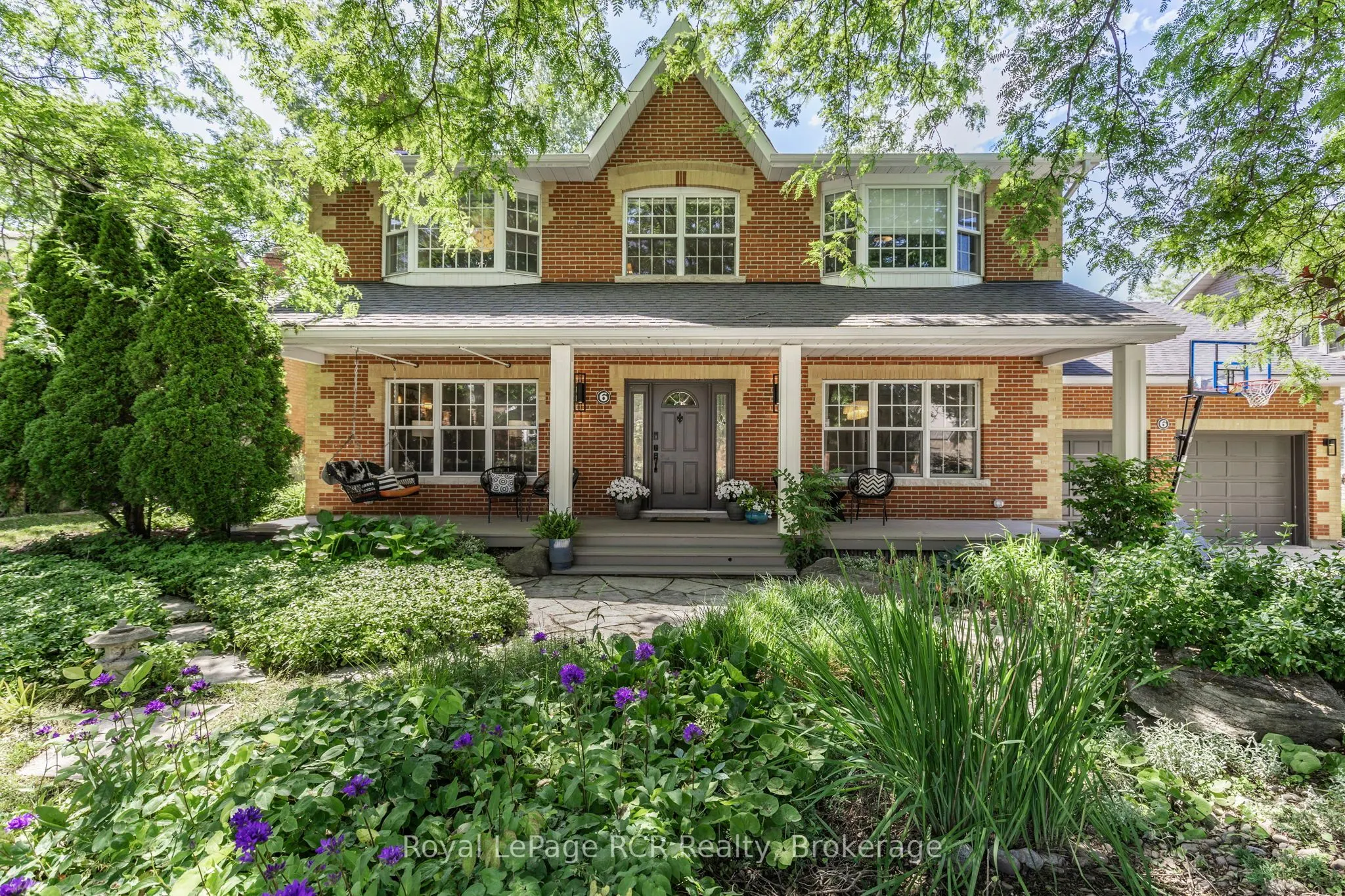 6 Carmichael Crescent